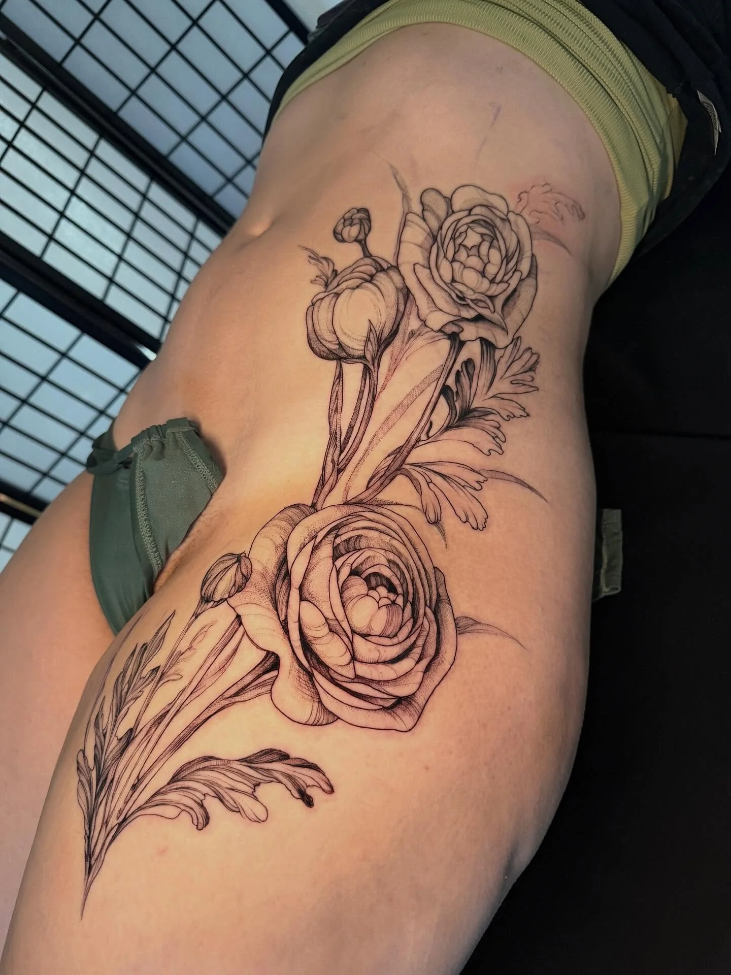 Renanculus hip for karly! This is still session one with the bare bones, but i still wanted to post it!! Thank you karly for sitting like a mf CHAMP. I appreciate the lovely vibes and i am so stoked to finish this piece.