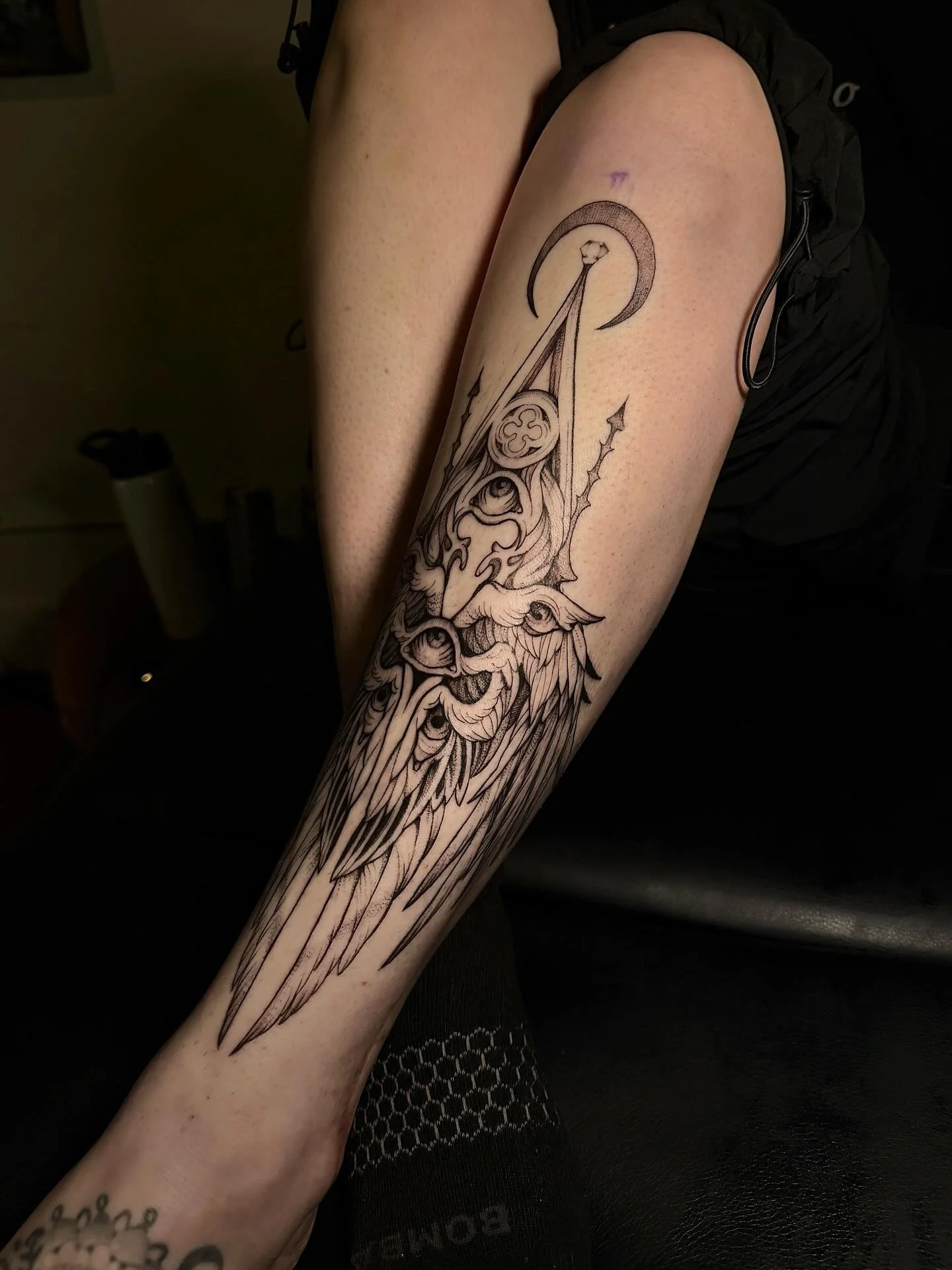 ~6hrs
Seraphim / cathedral situation for jennica! Literally had a BLAST tattooing this and definitely would love to tackle more in the future. 
Thank you so much jennica for being such a trooper and letting me do my thing. Its so incredibly appreciat