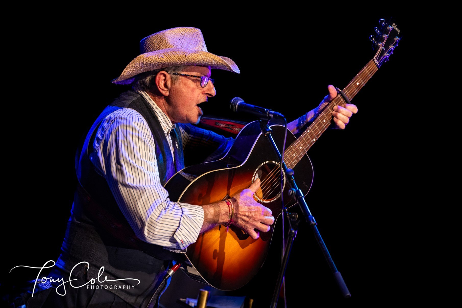 A75A7635 (Custom).jpg