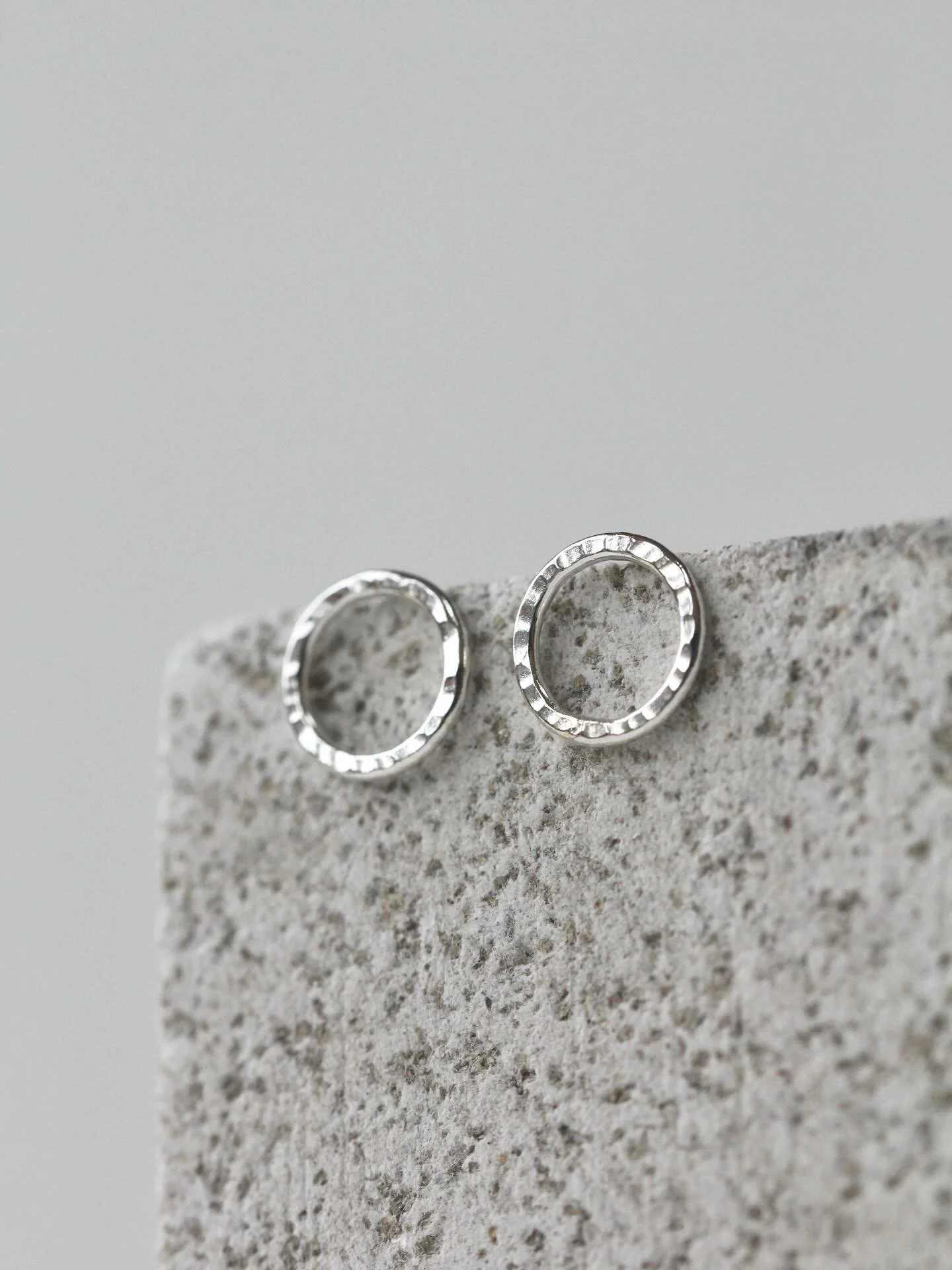 Last couple studio days before Pittenweem Arts Festival 😅 

Venue 38
The Orchard
10am - 5pm
2nd - 9th August

There is also a preview evening on Friday 1st 7pm - 9pm! 

#rrdesigns #rrdesignsjewellery #pittenweemartsfestival25 #pittenweem #sterlingsi