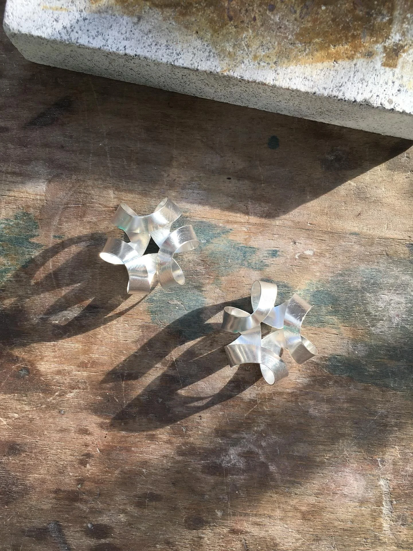 Last day of panic making for Flock @thebarnarts! 

I&rsquo;ll be there 14th -16th November. With @studioyoki of course 👯&zwj;♀️

#rrdesigns #rrdesignsjewellery #flock #thebarnarts #banchory #jewellery #sterlingsilver #everybodylovestwins