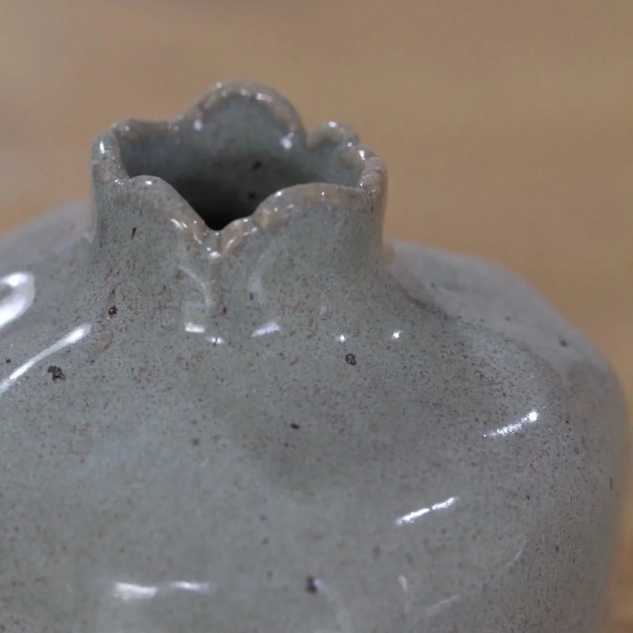 Kata-bud-vase-sage-6-studio-yoki.jpg