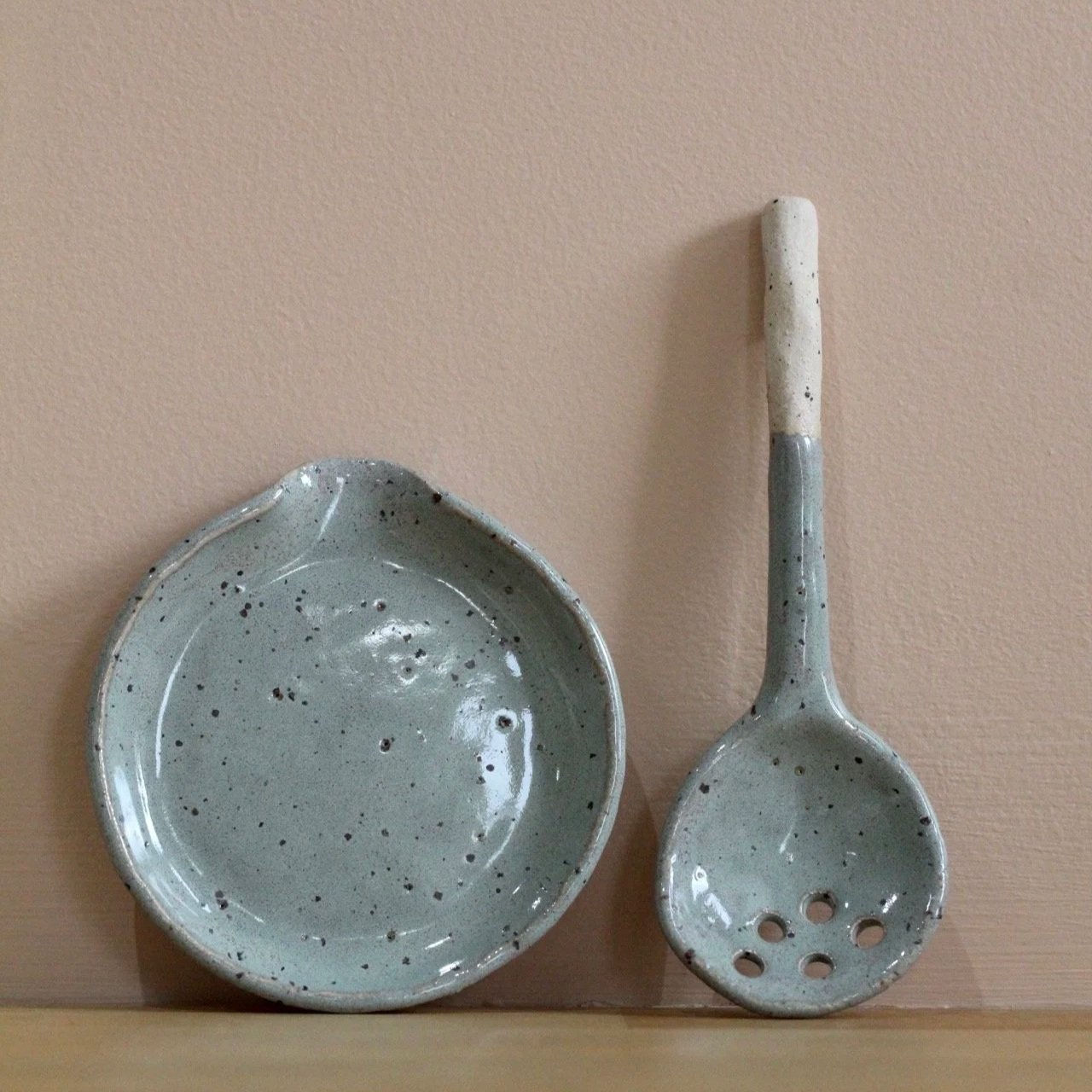 Tea Strainer and Rest Set in Sage
