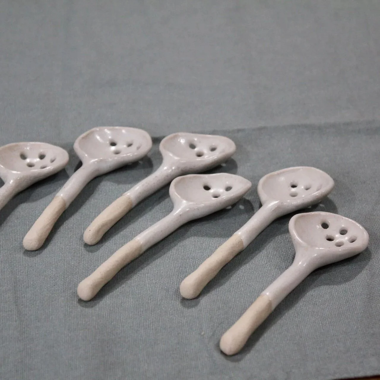 Tea-Strainer-and-Rest-1-studio-yoki.jpg (Copy)