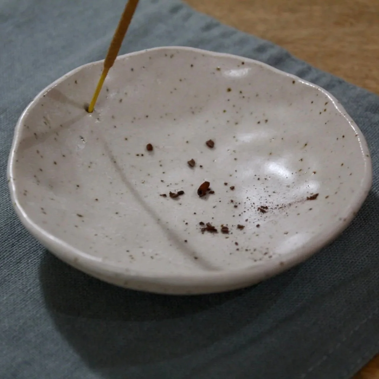 Incense-white-14-studio-yoki.jpg