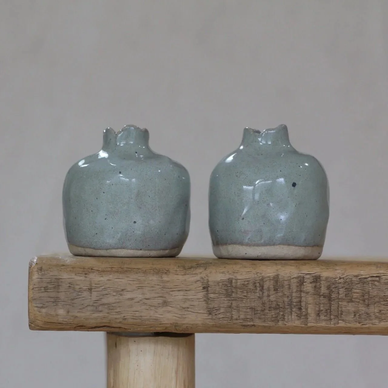 Kata-bud-vase-sage-1-studio-yoki.jpg