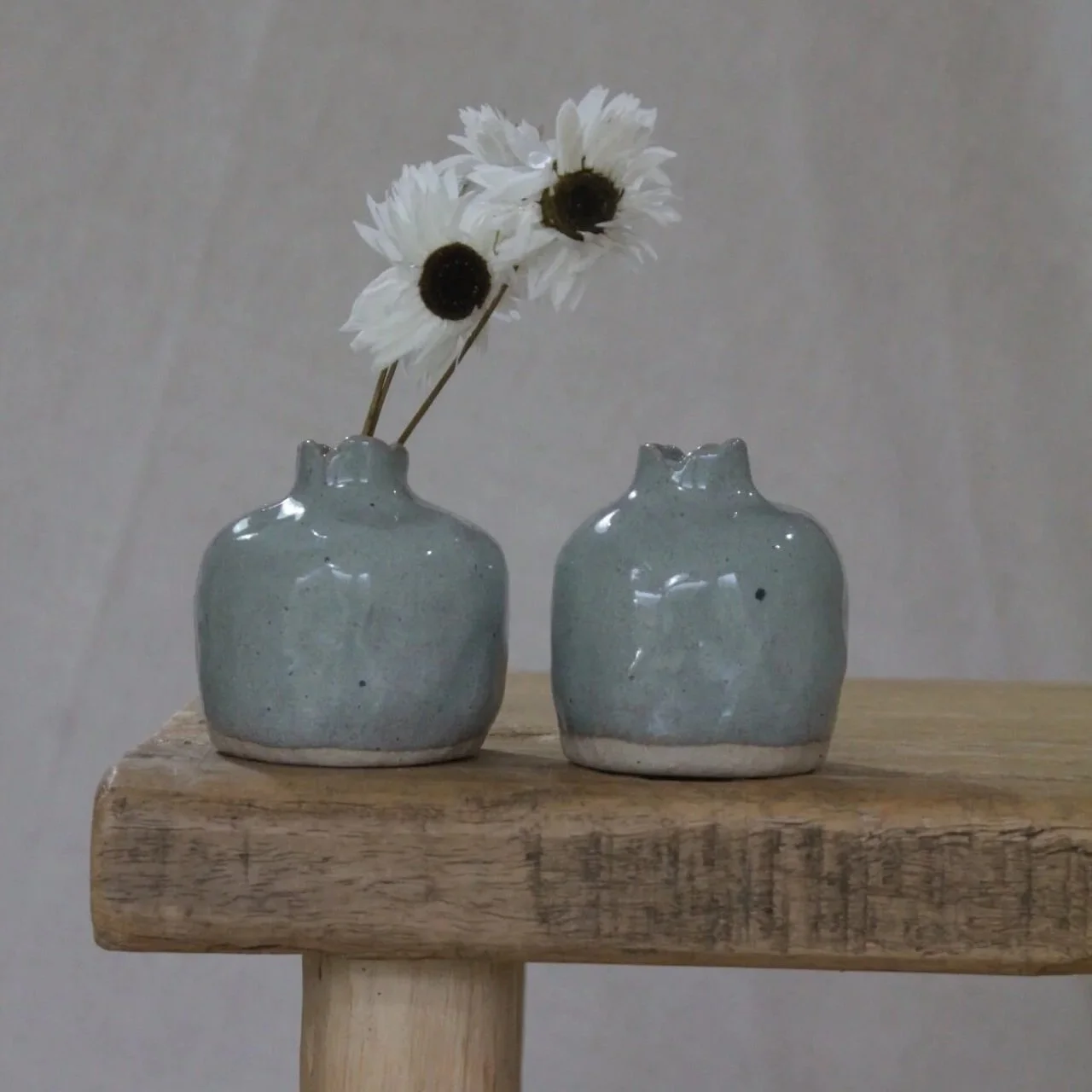 Kata-bud-vase-sage-2-studio-yoki.jpg