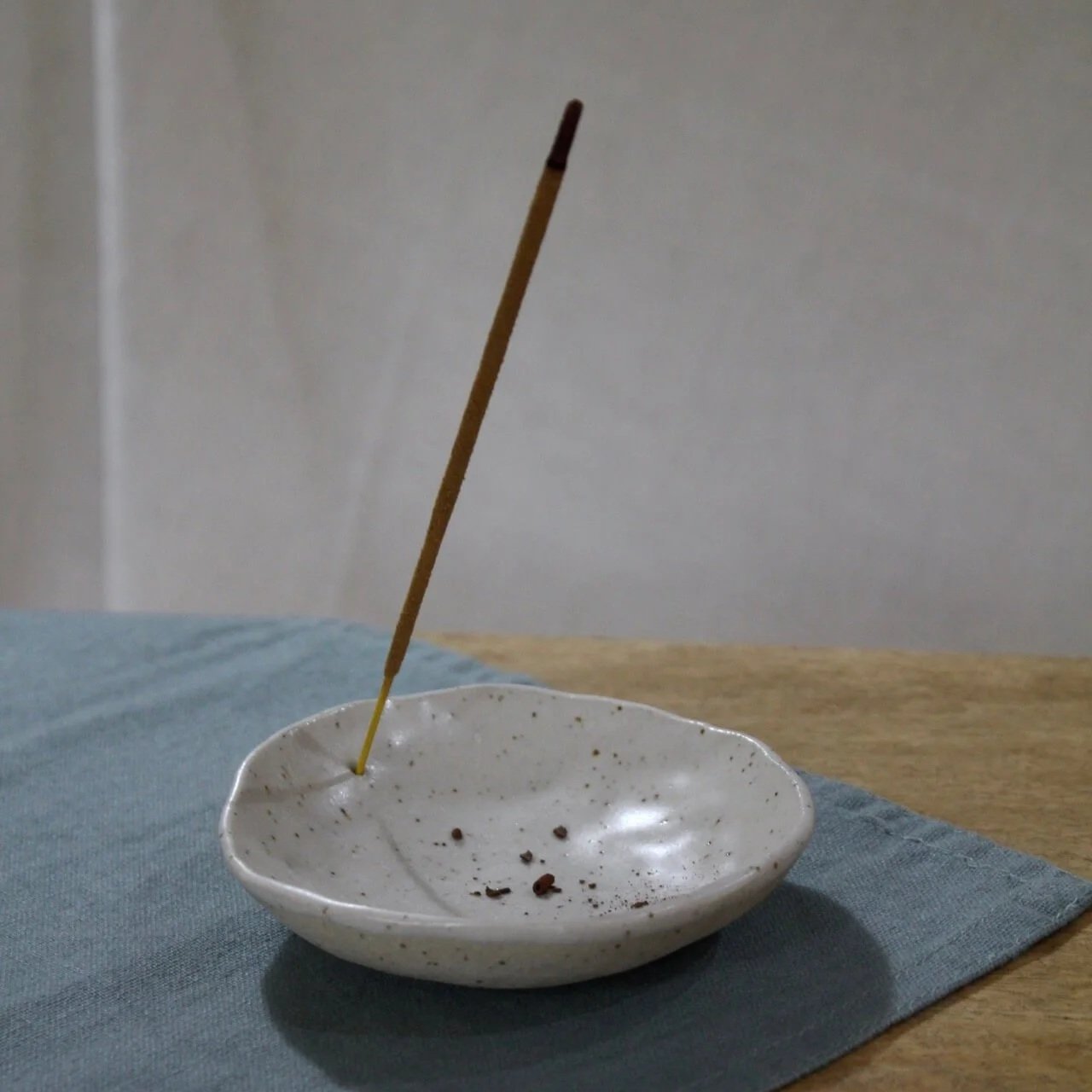 Incense-white-13-studio-yoki.jpg