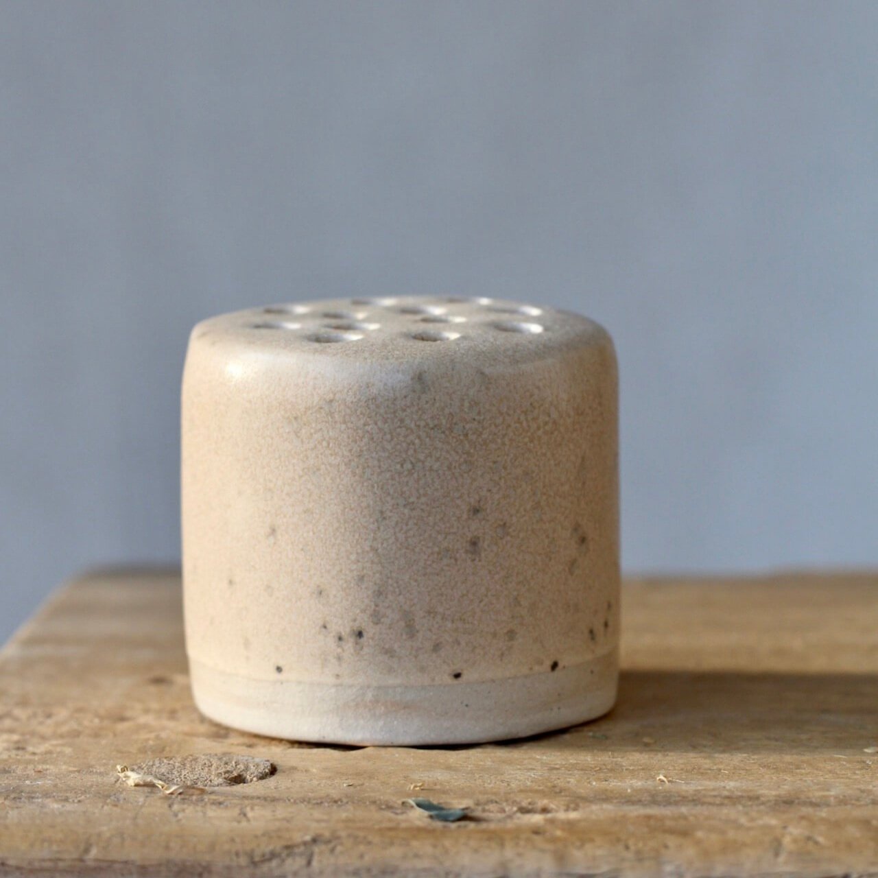 Sandy-Shallow-Enchuu-Floral-Vase-2-studio-yoki.jpg