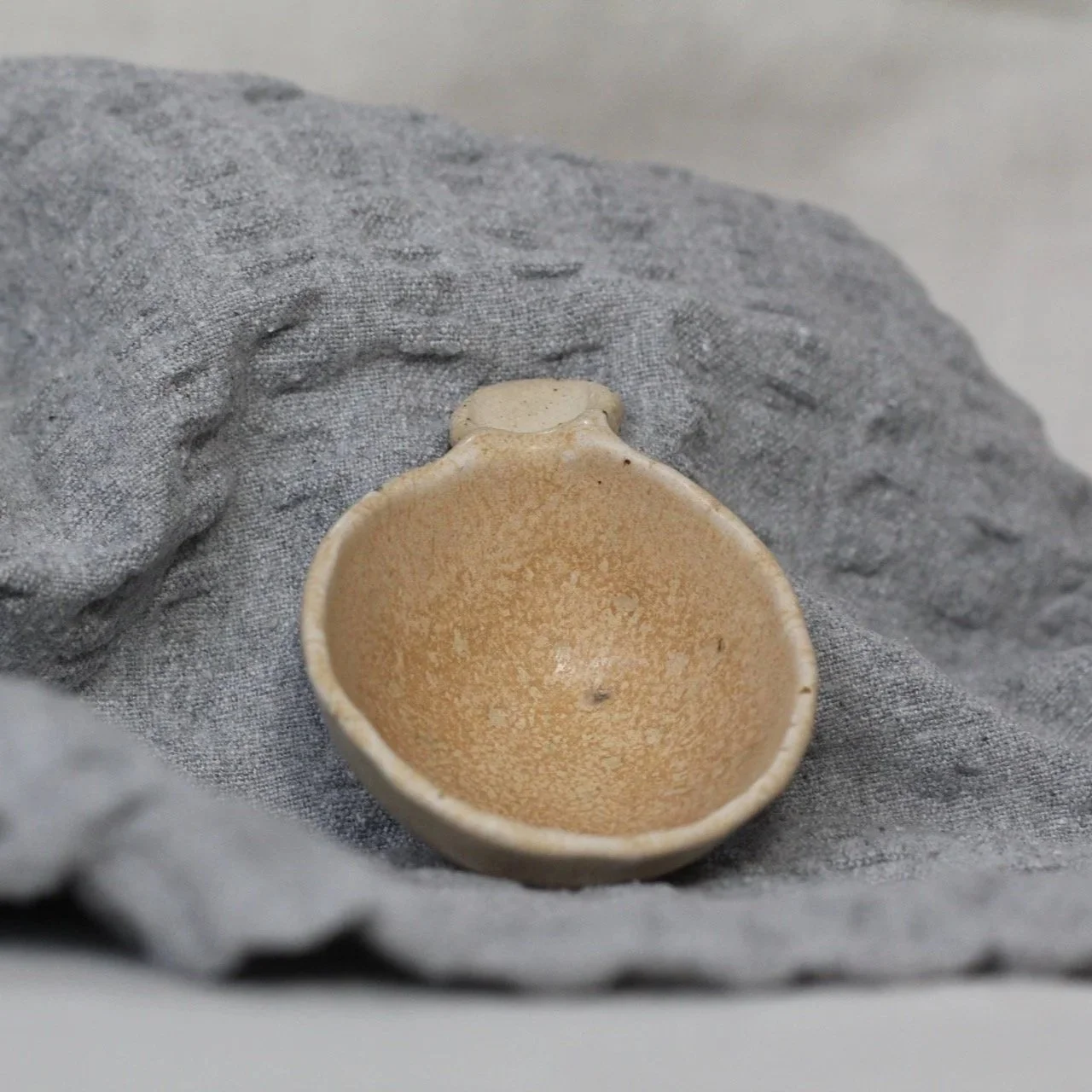 Oya-scoop-spoon-sandy-1-studio-yoki.jpg