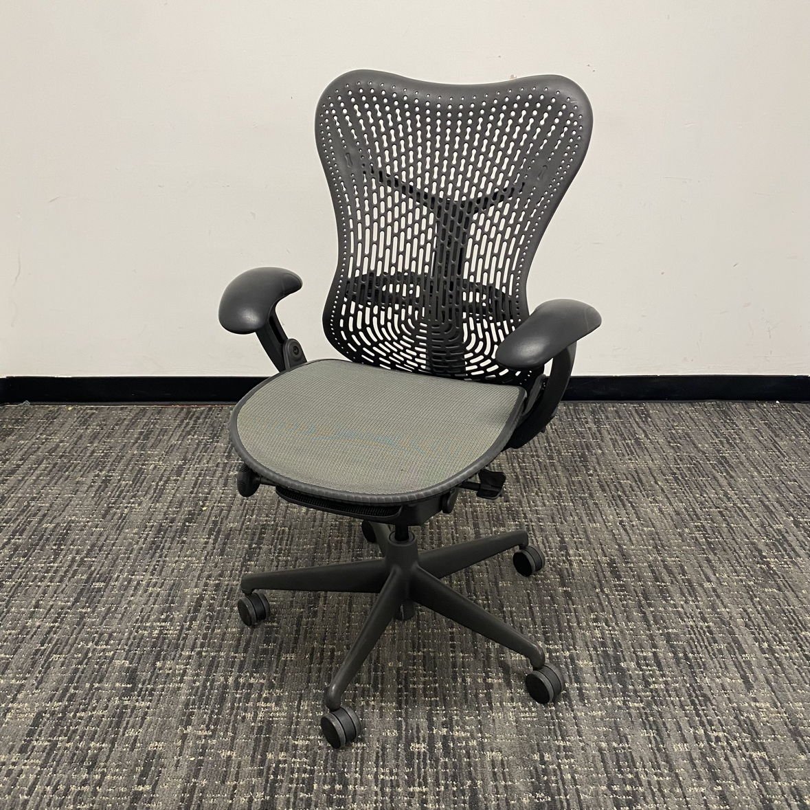 Herman Miller Mirra 1