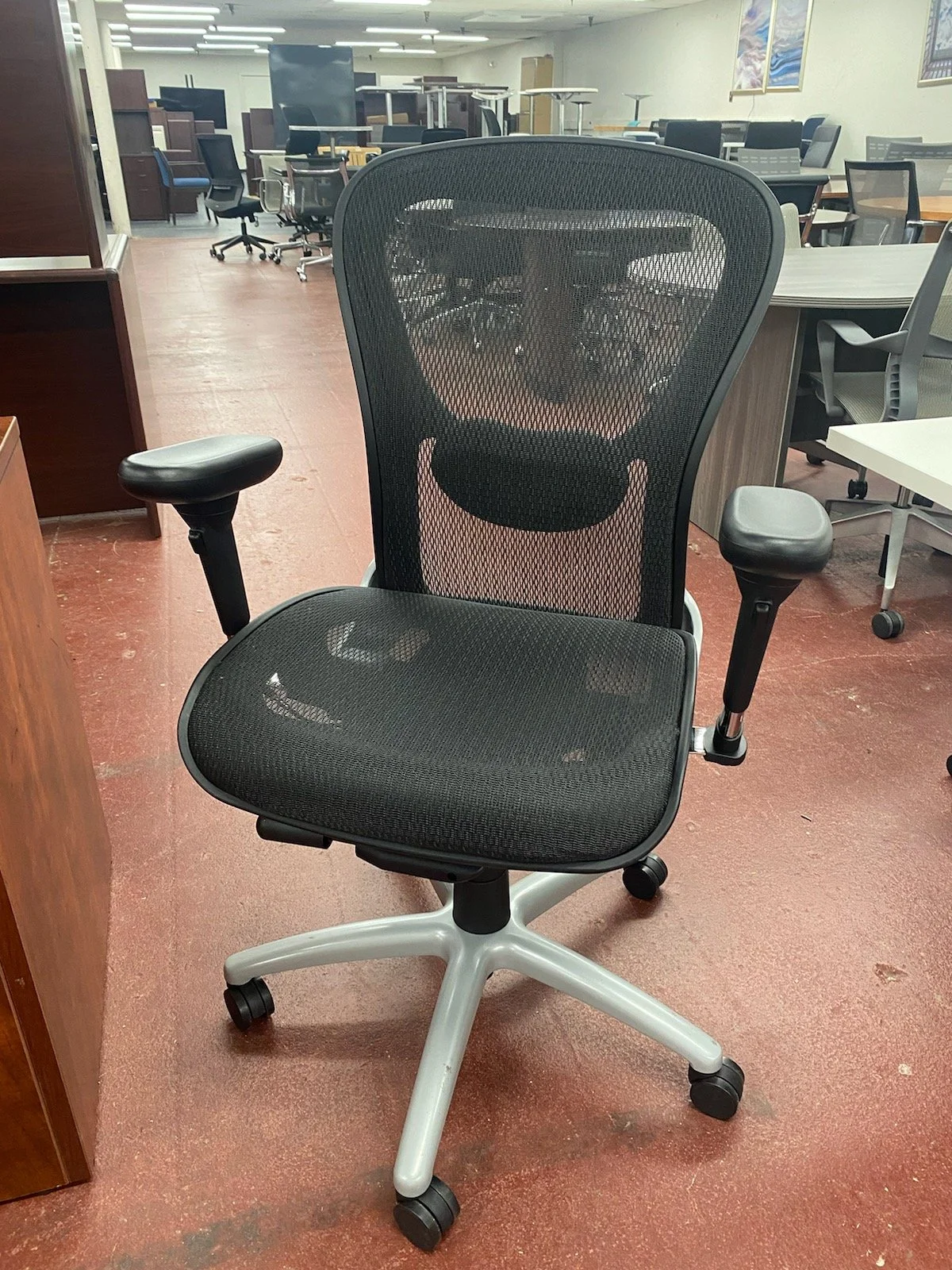 9to5 Seating Strata.jpg