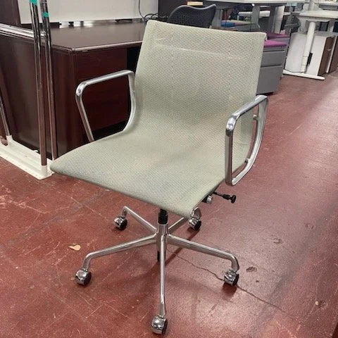 Eames Aluminum Group Chair.jpg