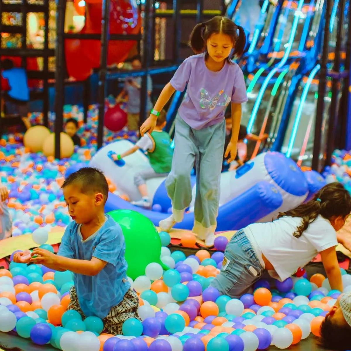 New in Somerset West Roar Around 2.jpg