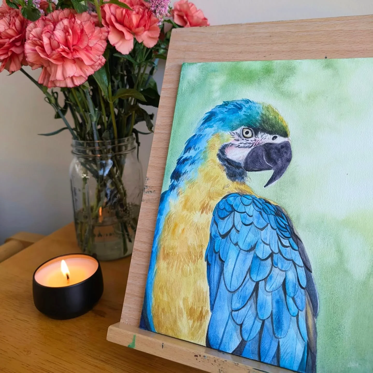 Another day, another debate on whether to ink a piece 😂 Here's a parrot! 

Size: 8x10
Medium: Watercolor
Surface: Canvas