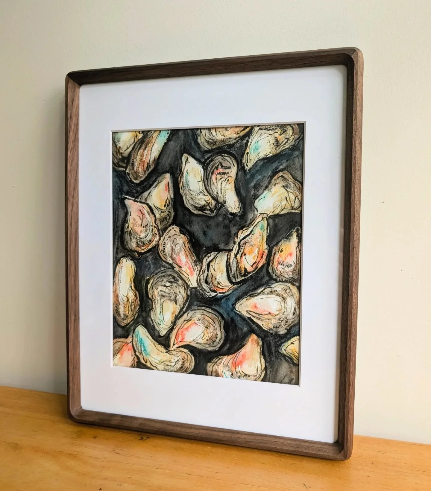 Soooo it's been a busy year and I haven't had that much time to work on more elaborate pieces... And I ended up painting a BUNCH of oysters 😂 Like a lot. For some reason just scribbling shells with watercolor crayons and ink felt very satisfying. 


