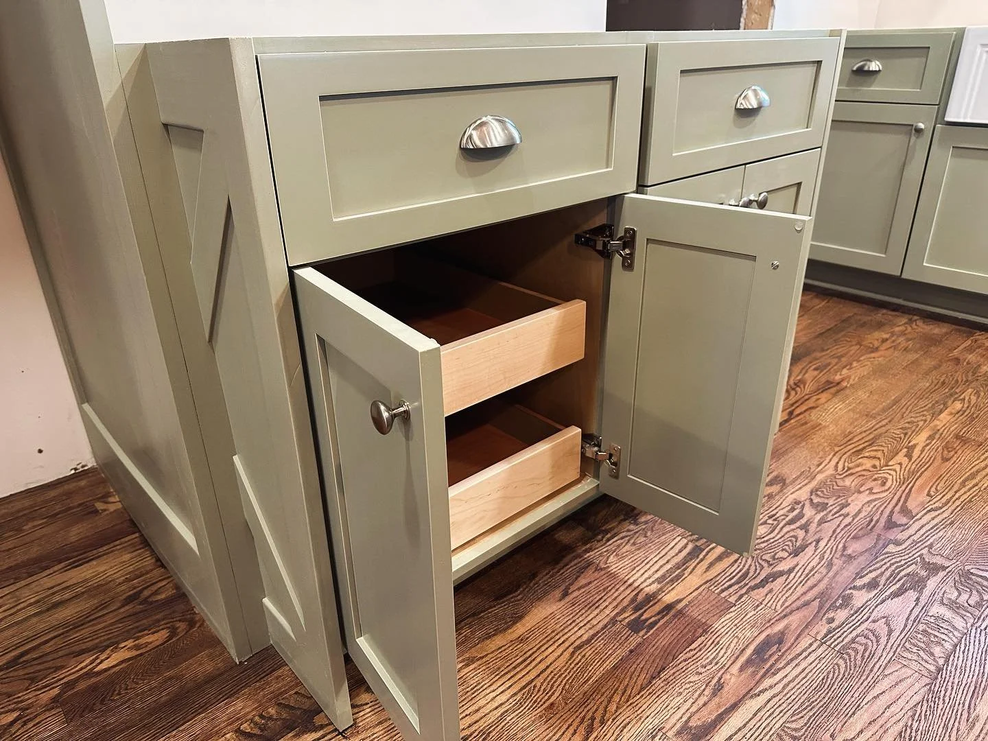 This was one of my favorite cabinets from the Morgan&rsquo;s farmhouse. Classic and clean 🧼!