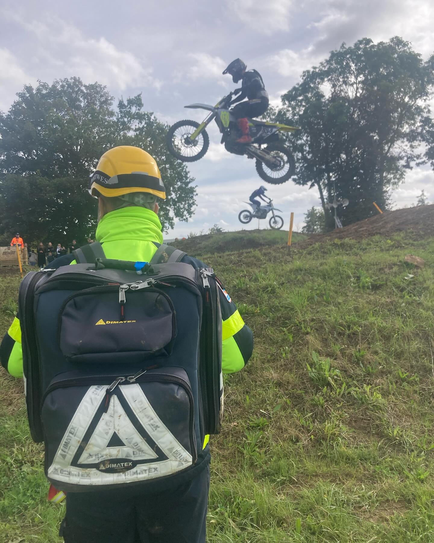 - Poste de Secours - 

Nous avons pass&eacute; le week-end &agrave; Basly pour la derni&egrave;re comp&eacute;tition de moto cross de l&rsquo;ann&eacute;e organis&eacute; par @basly_motoclub 😉

Merci aux b&eacute;n&eacute;voles du club pour l&rsquo;
