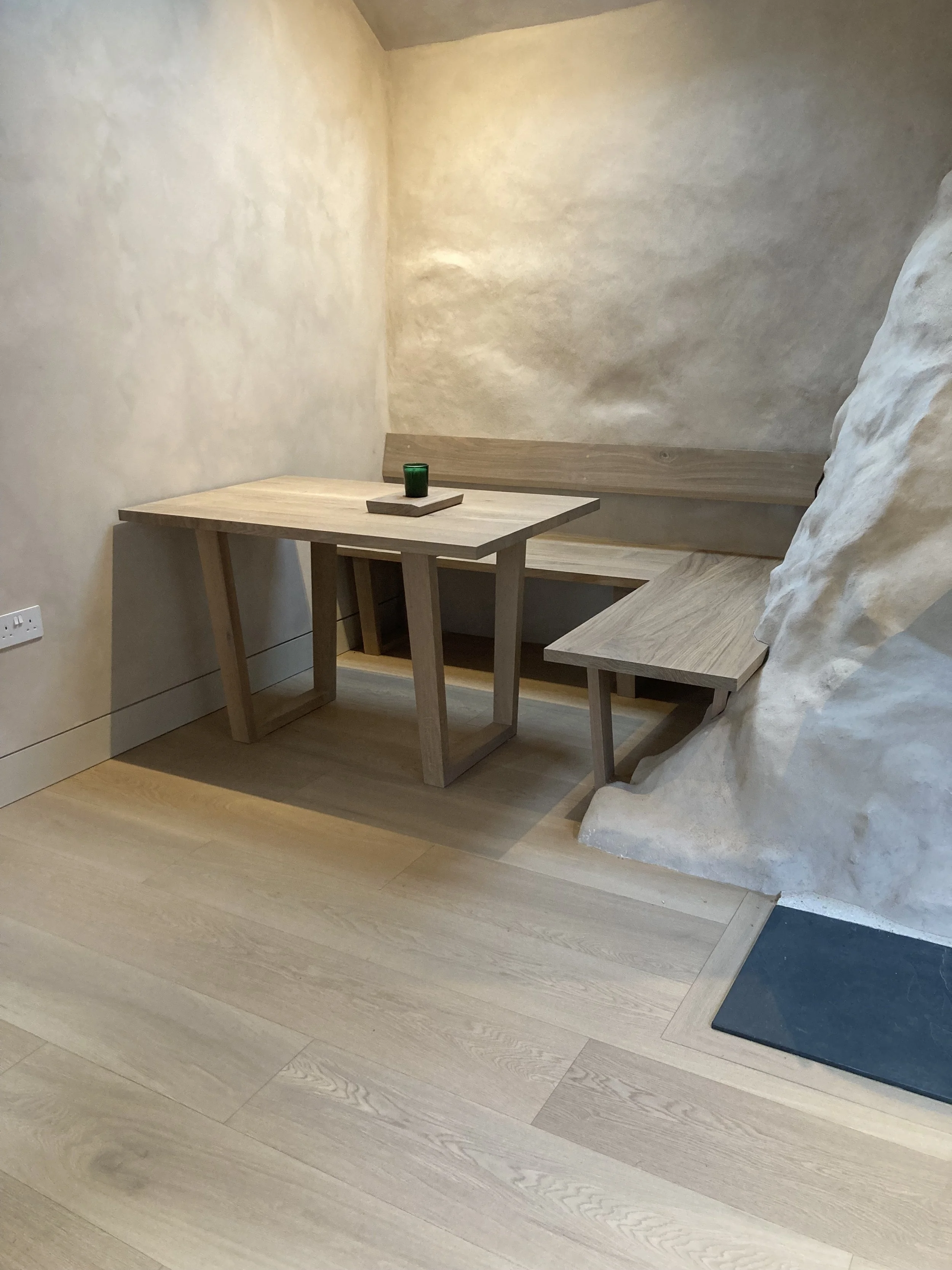 Fitted bench and dinning table