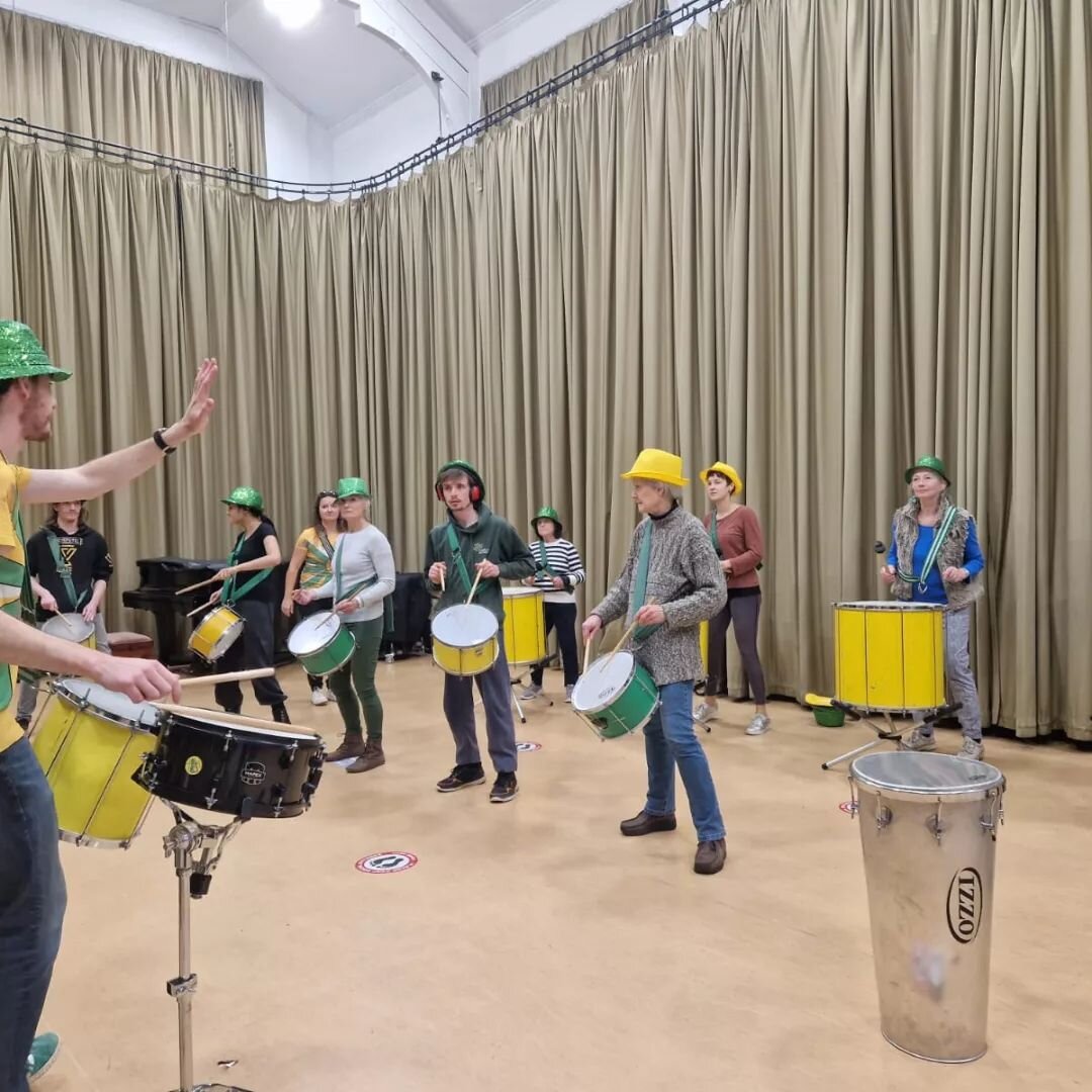 A huge huge thank you to David and Tan from @olasambadrumming for giving us such an amazing Samba workshop! We all had such great fun and it was a great way to celebrate our 12th anniversary!

#ccstaiko #olasamba #drums #drumming #taiko #taikodrums #
