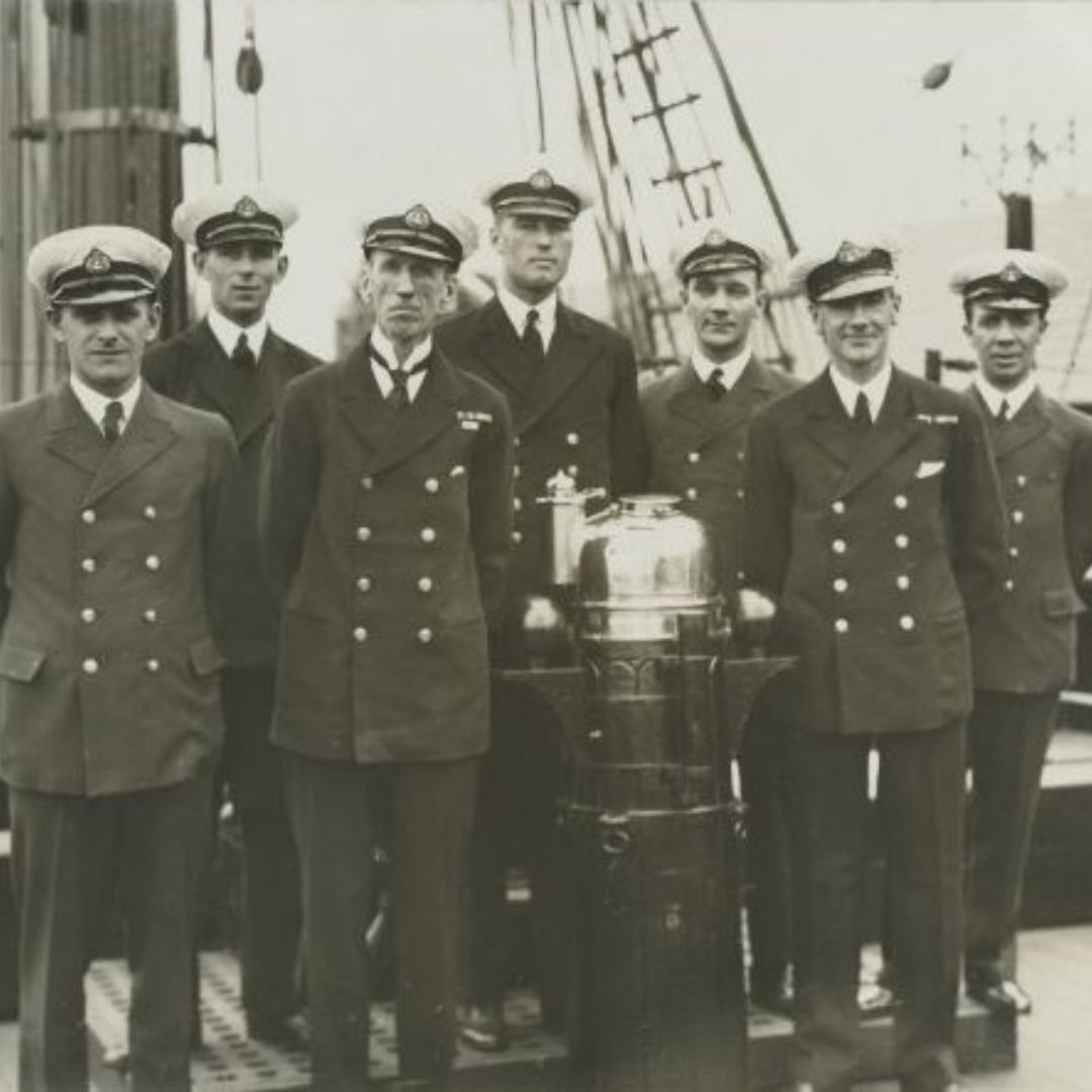 RRS Discovery crew