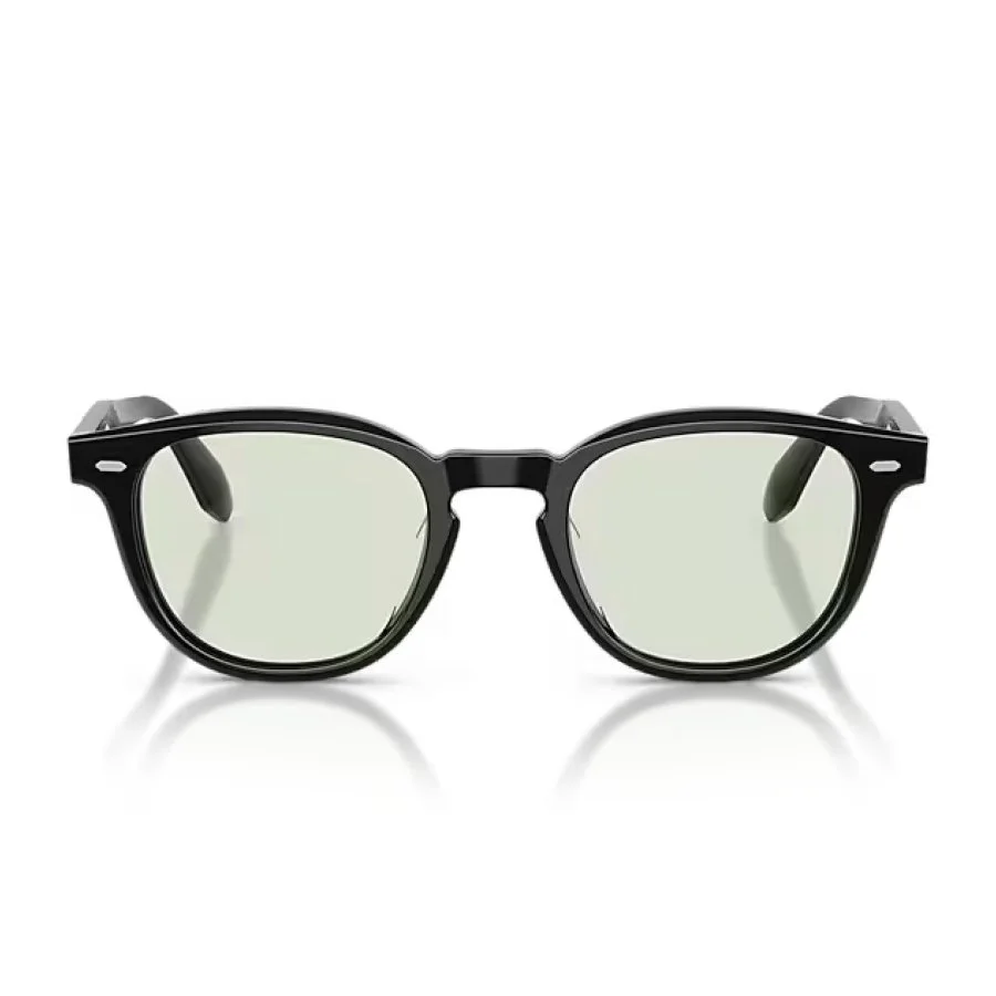 04. Paragus_40U40_WinnersGallery_OliverPeoplesGlasses.jpg