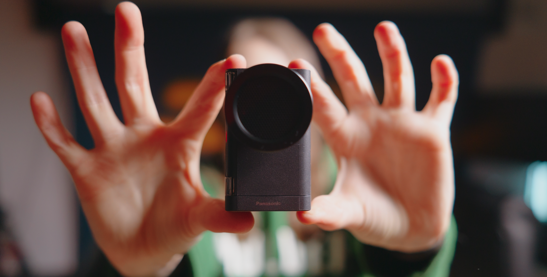 NEW Panasonic Hotshoe mic has some tricks up its sleeve!