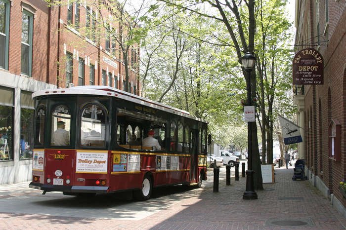 trolley.jpg