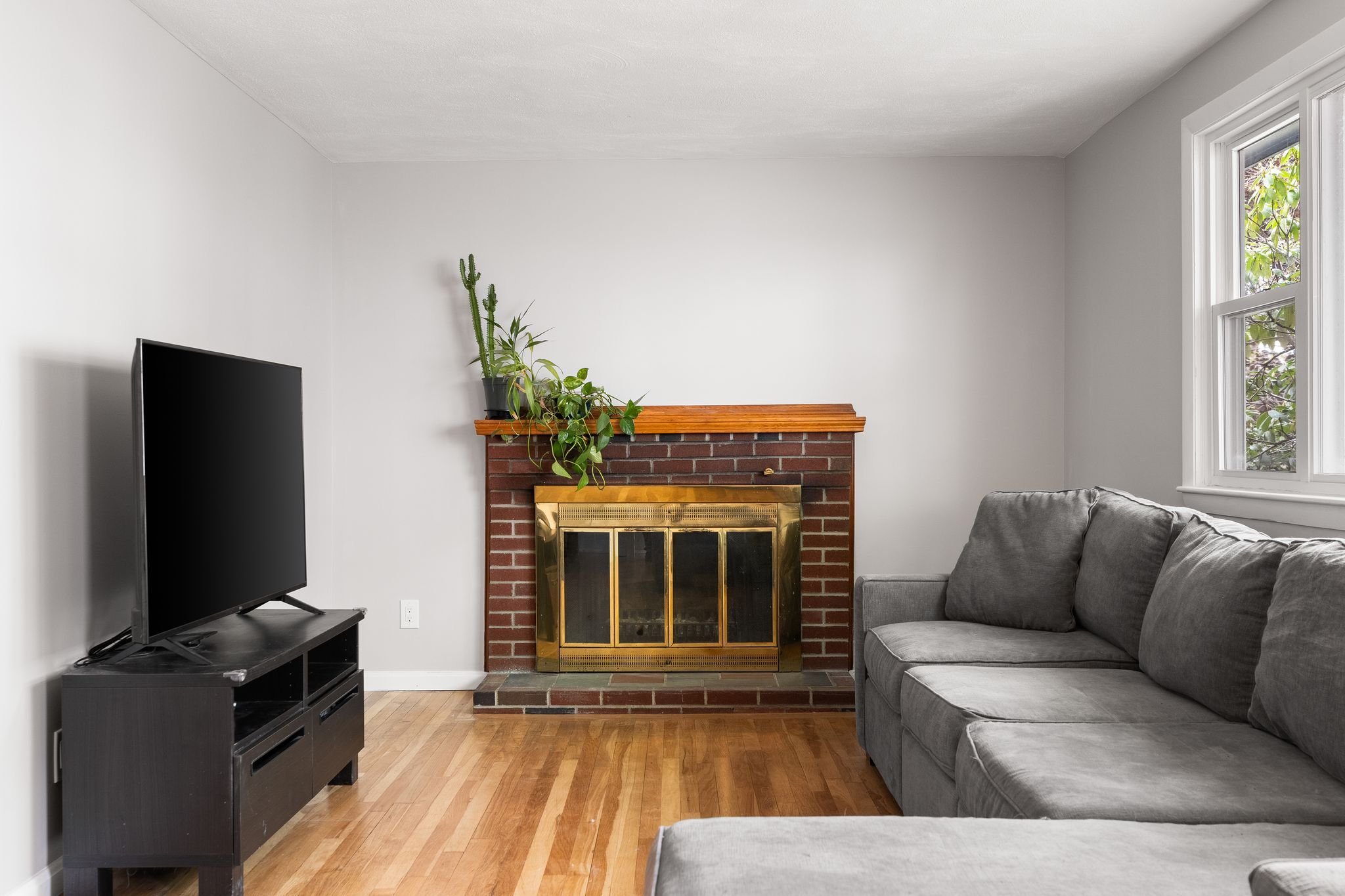 125 Sylvia St-16.jpg