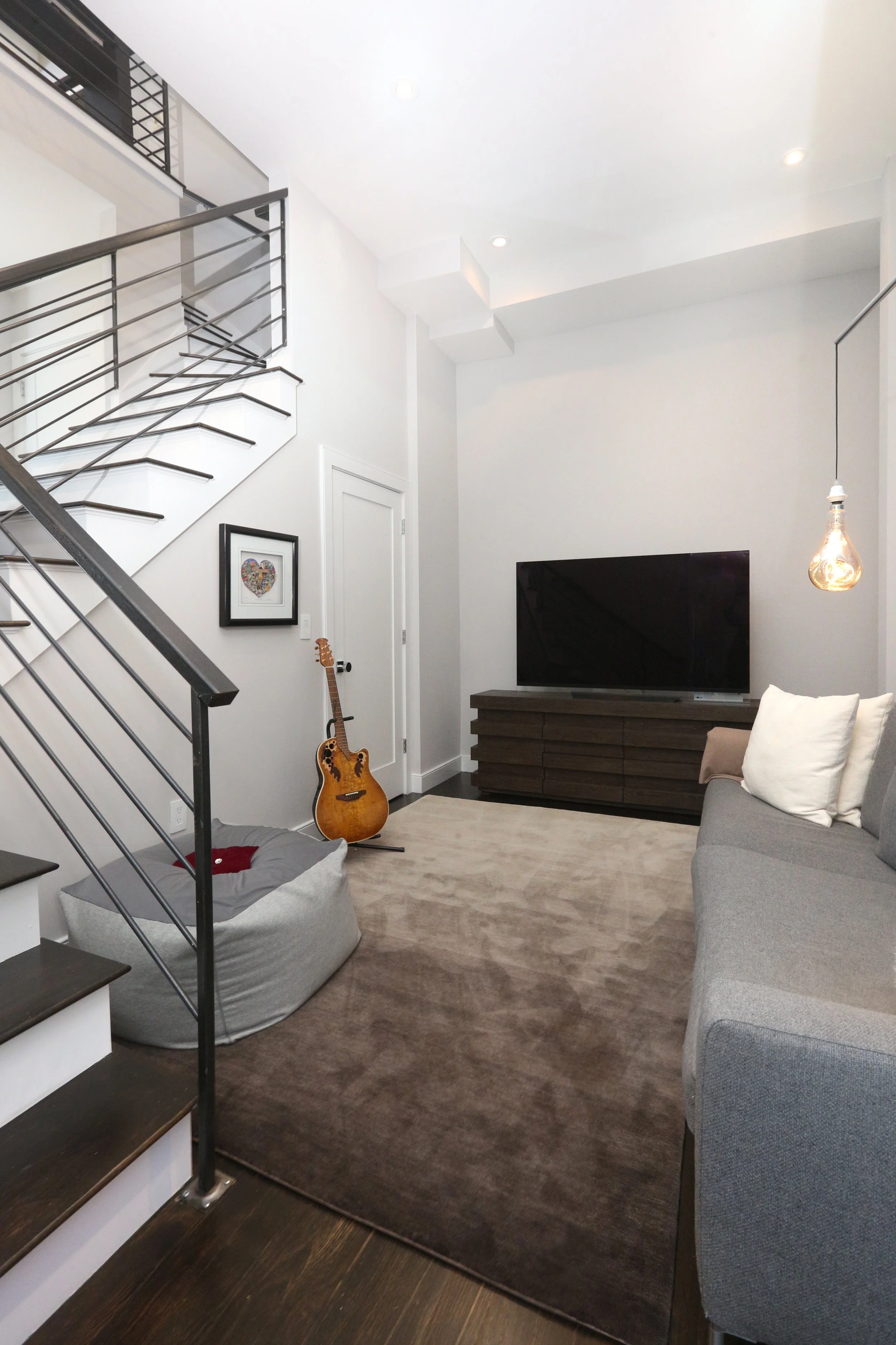 12_PiedmontStreet_2_12PiedmontSt2Familyrm1.jpg