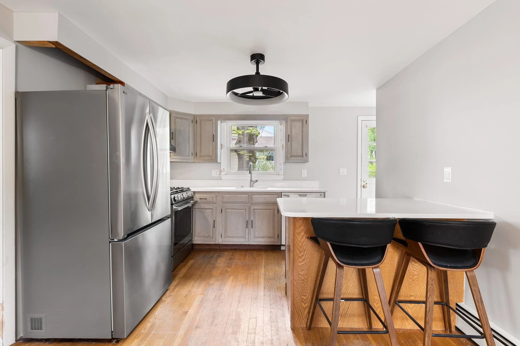 125 Sylvia St-20.jpg