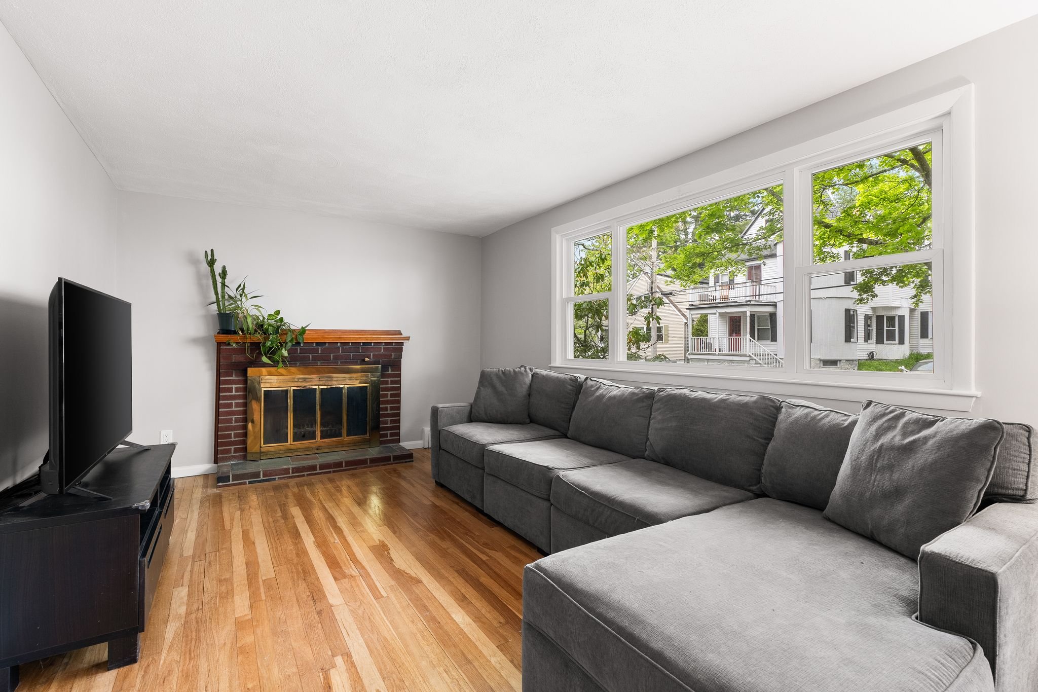 125 Sylvia St-14.jpg