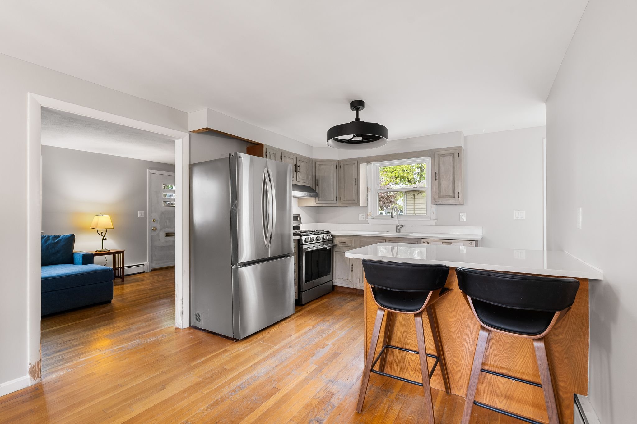 125 Sylvia St-18.jpg
