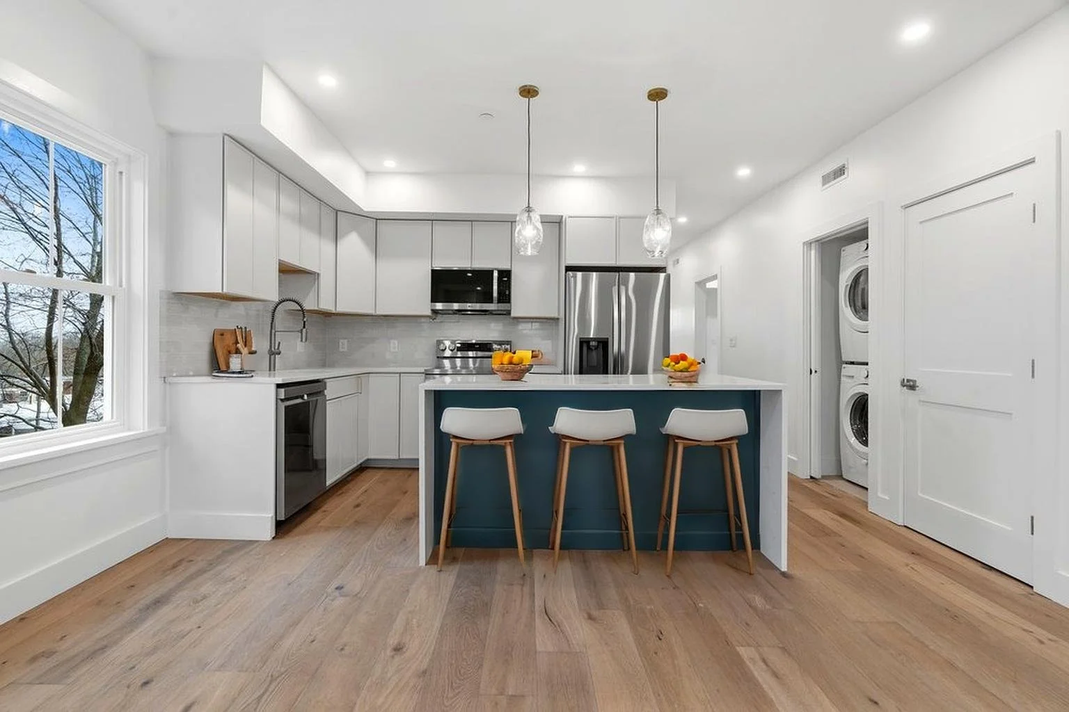 006_hvs00945_665 - Kitchen - Standard - 1.jpg
