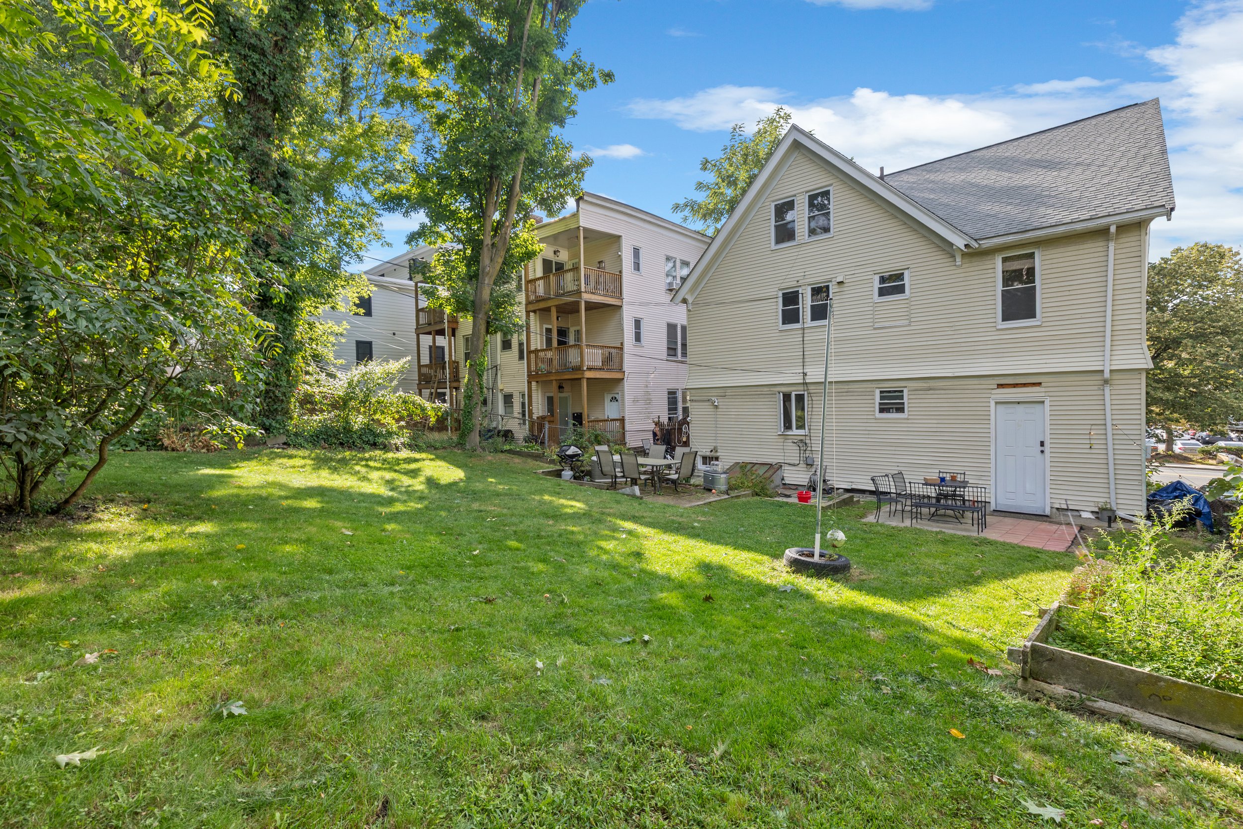 64 Hyde Park - backyard.jpg