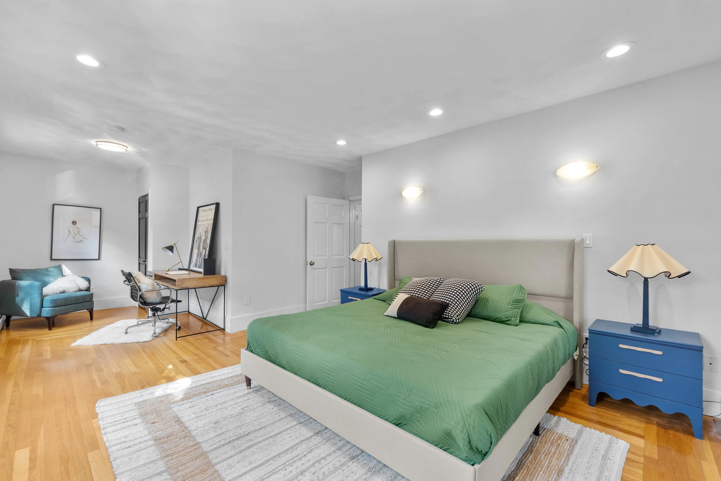 64 Hyde Park - CU bed1 with desk.jpg