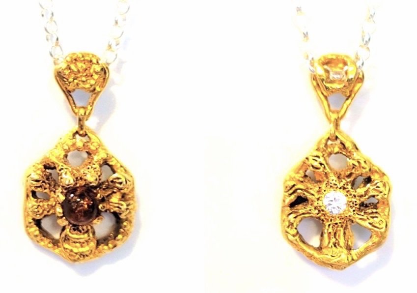 QUEEN BEE pendant.jpeg