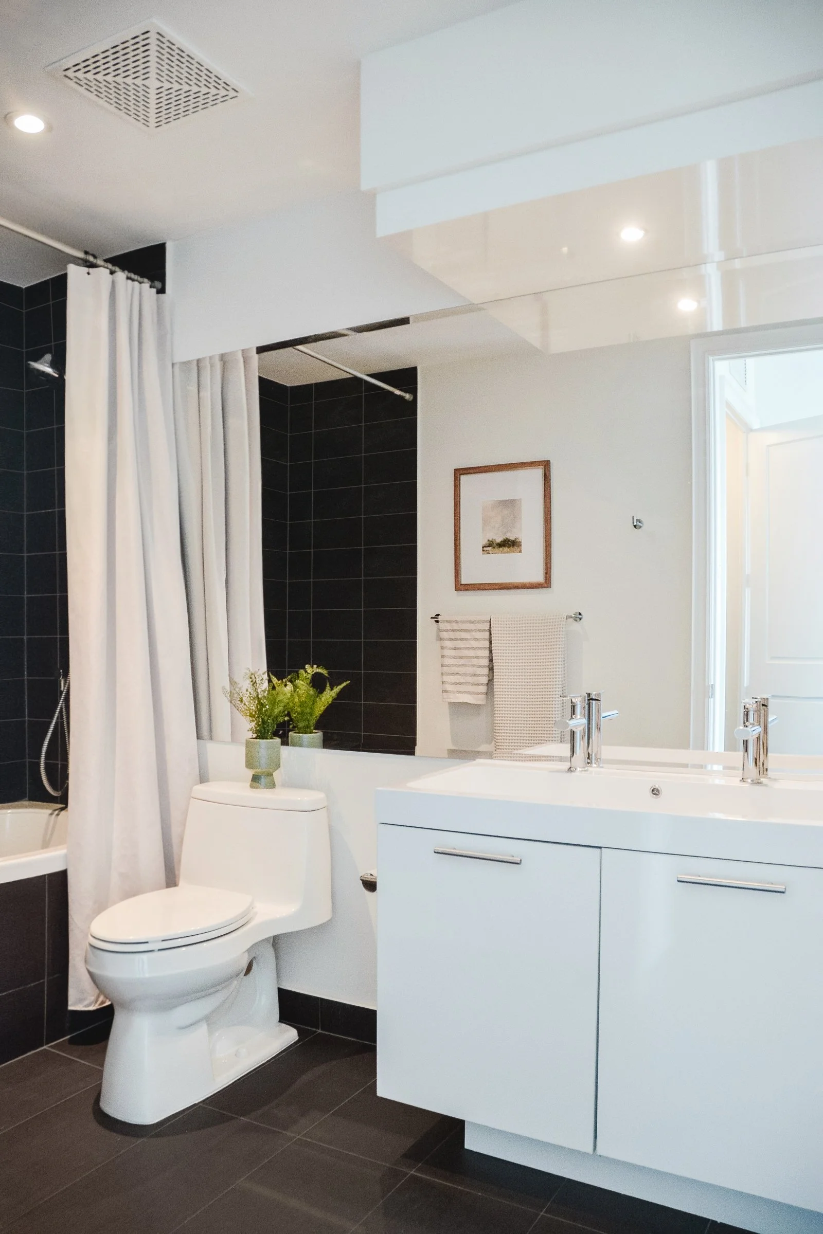 Master Bath.jpg
