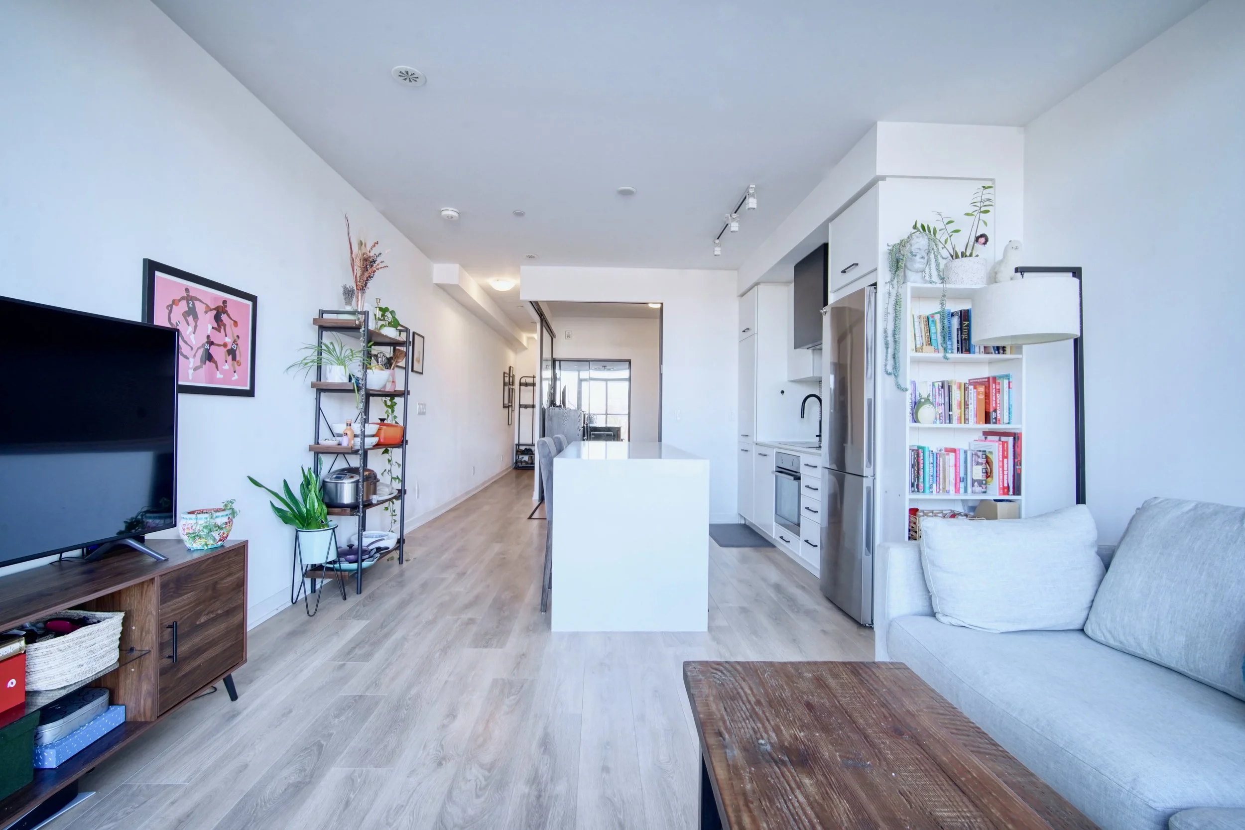 899 Queen St E #403 - 3 of 13.jpeg