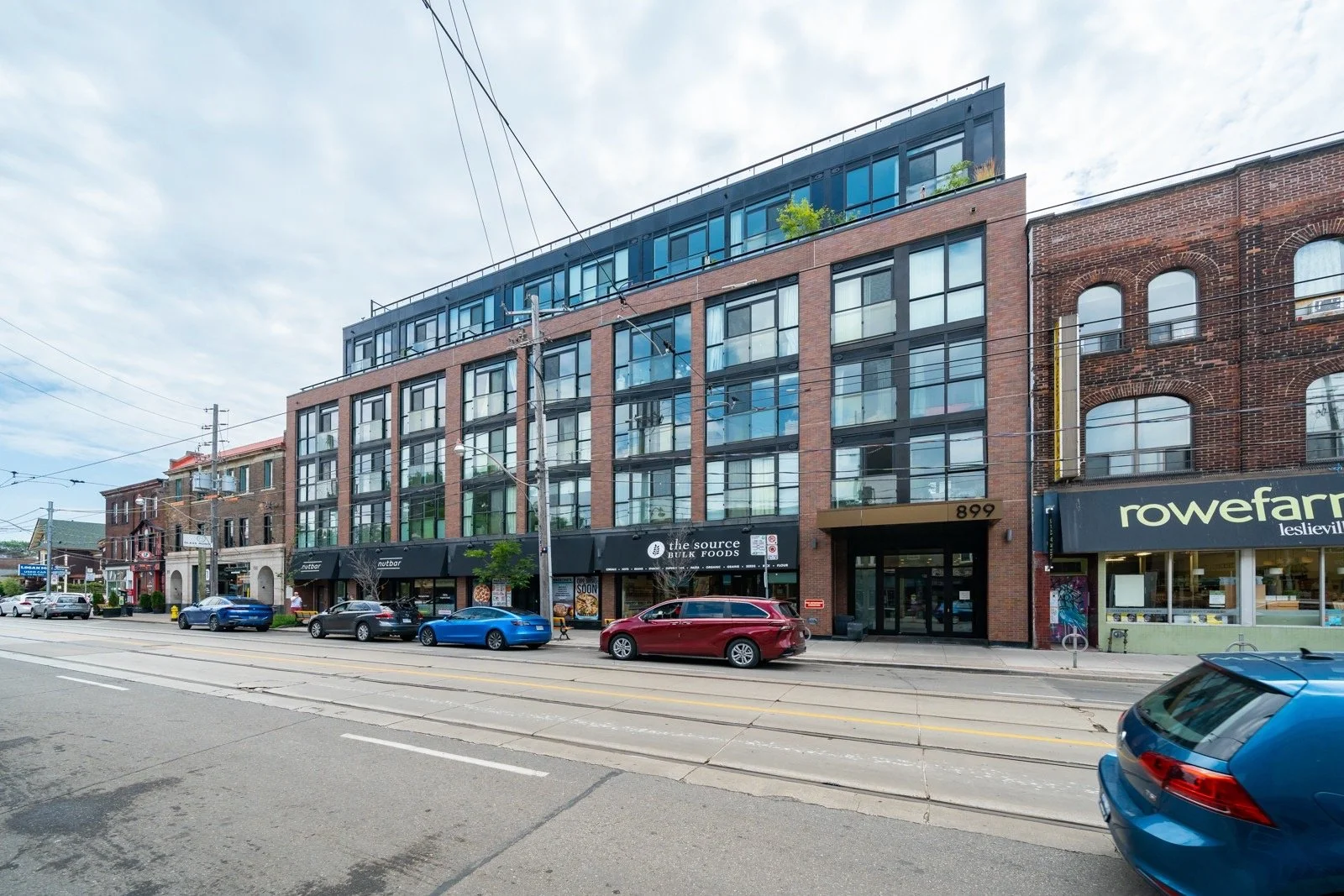 899 Queen St E #403 - 13 of 13.jpeg