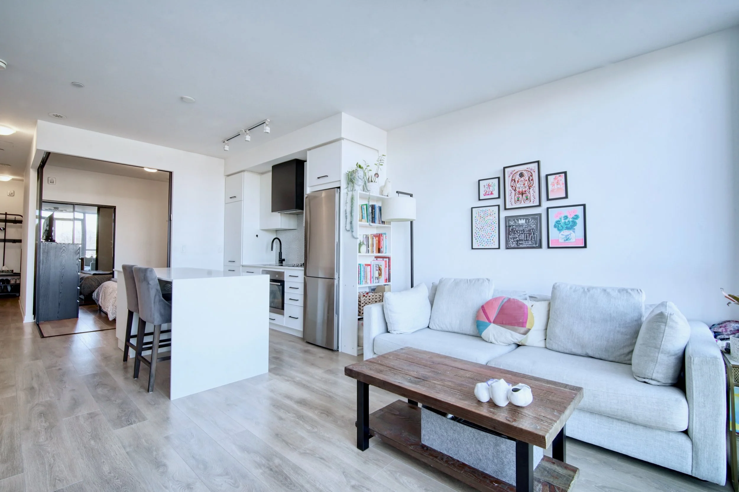 899 Queen St E #403 - 4 of 13.jpeg