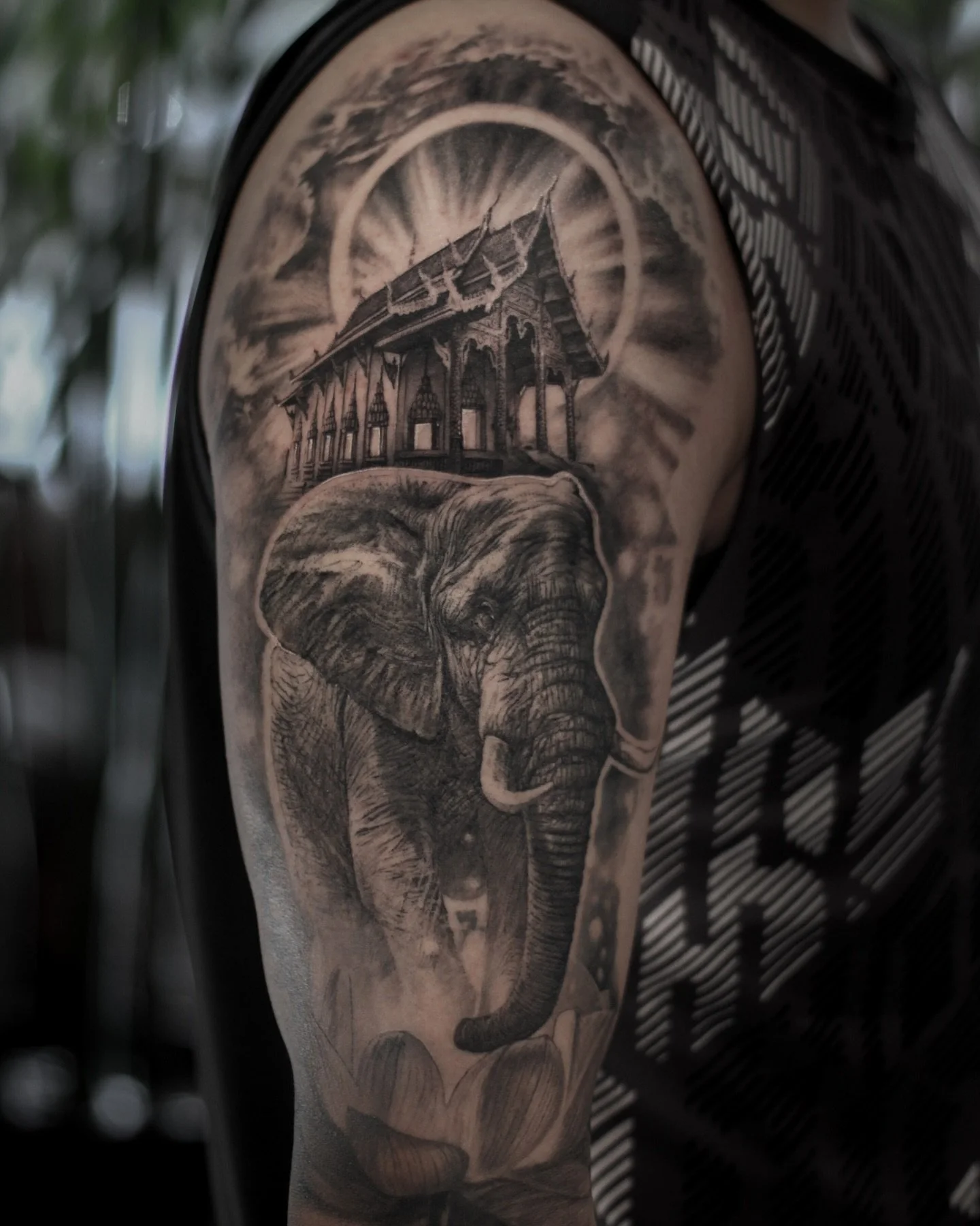 Two session piece. I work pretty fast usually I pull of an upper arm in two sessions sometimes one long. Depends on what the mission is ofc.
Thanks for the trust!