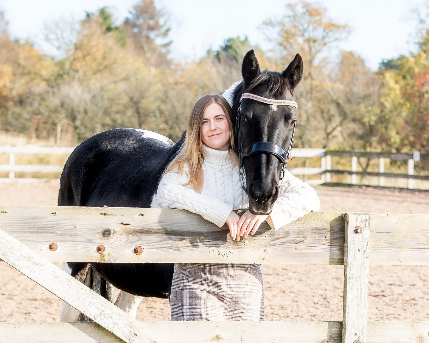 ERIN + PIPPA

We didn&rsquo;t have to venture far to get some lovely shots at Erin&rsquo;s livery yard. The school had such a lovely backdrop of autumnal colour. If you&rsquo;re looking to have a photoshoot at your yard but not sure about suitable sp