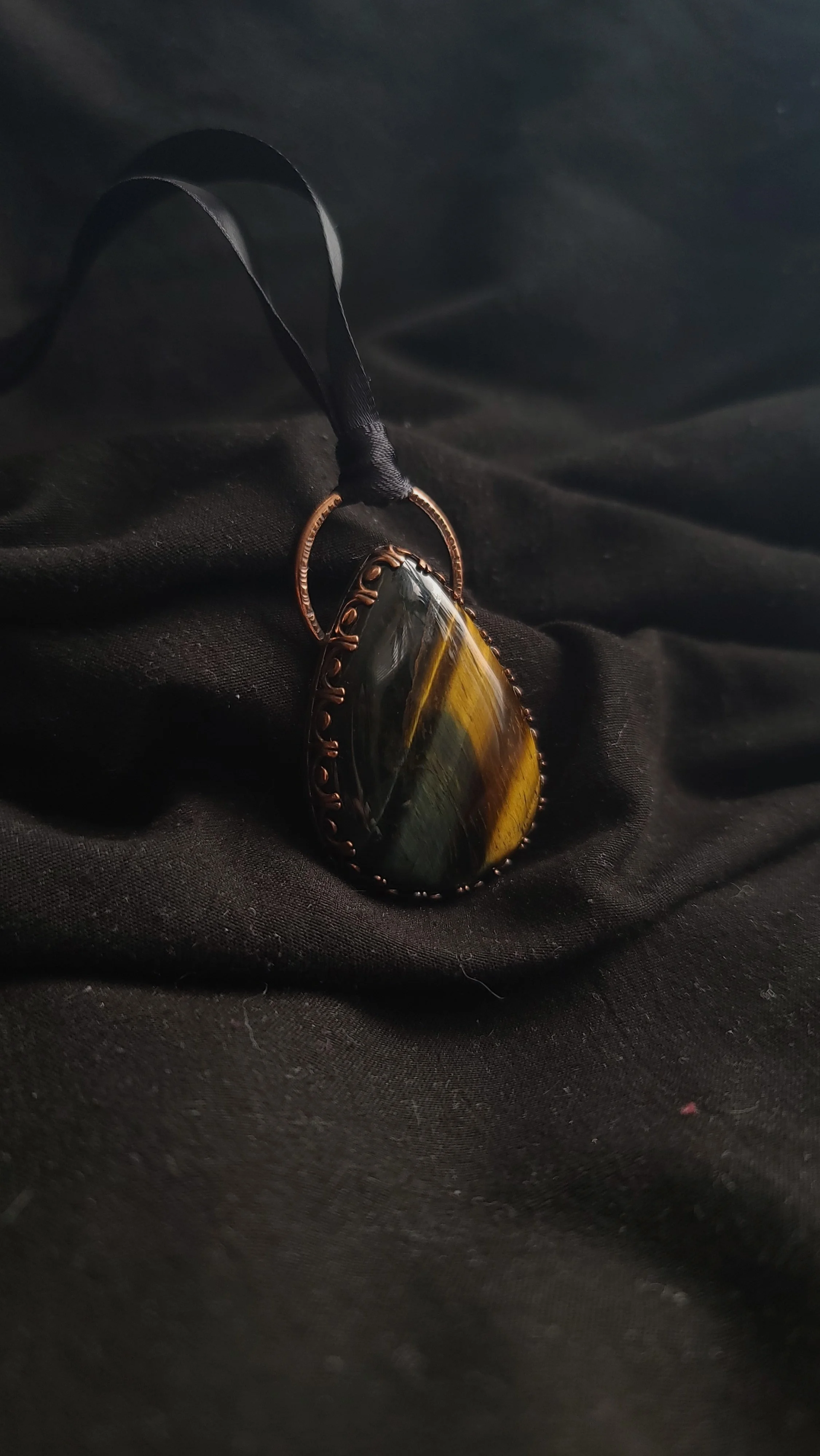 King (Copper) pendant- big