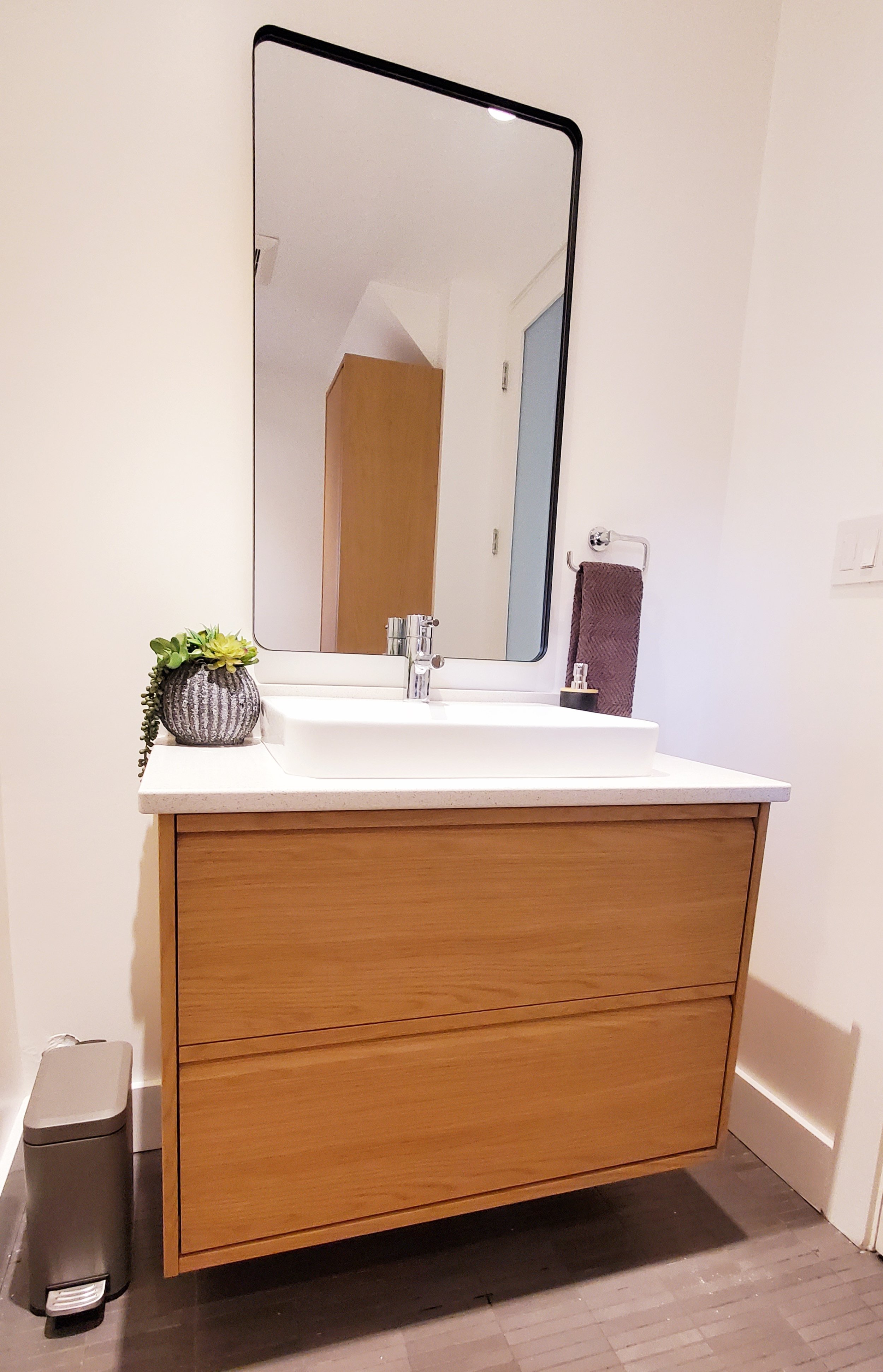 Bathroom vanity with mirror