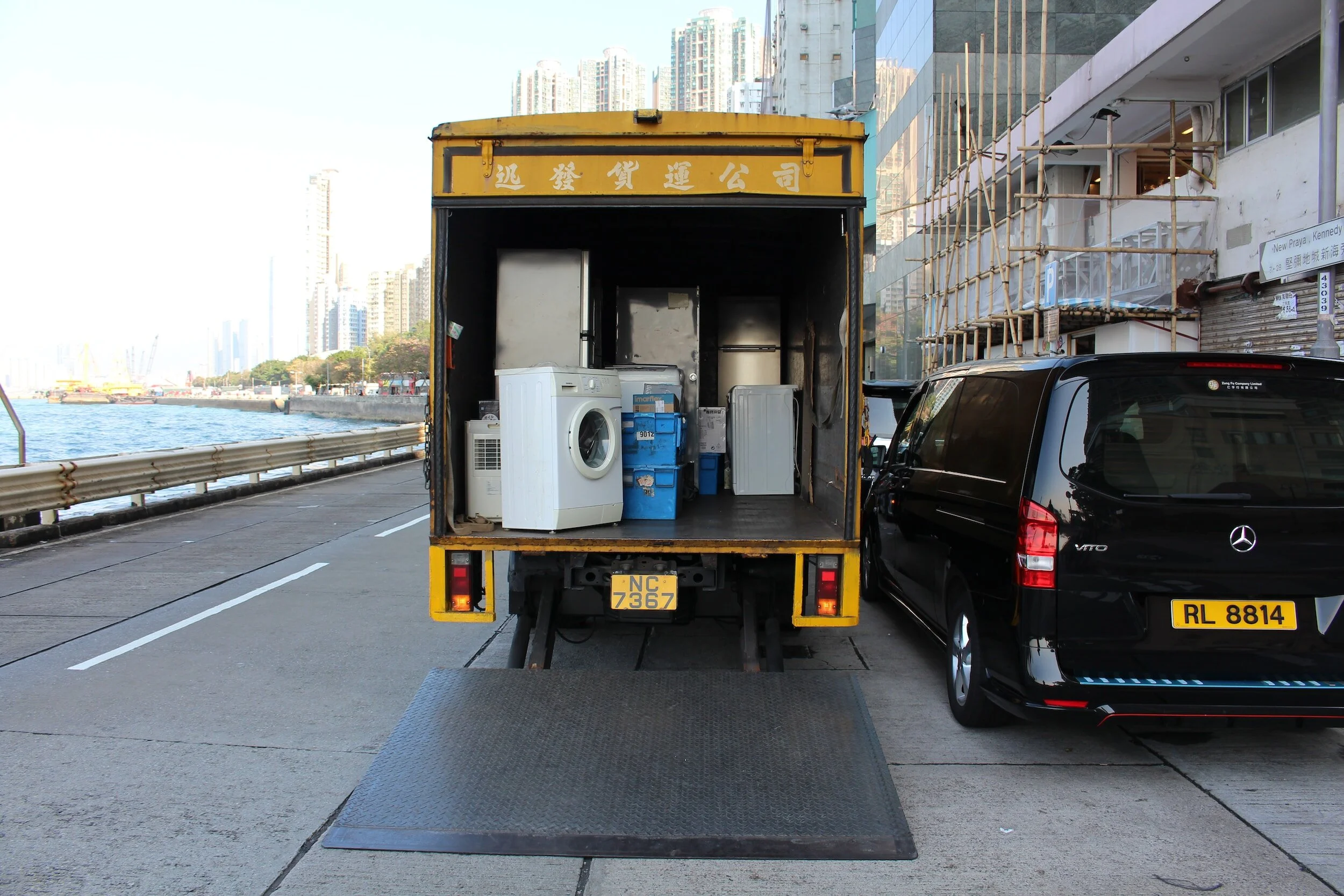 Movers London Ontario. Hire On The Mark Moving, The Best Movers London Ontario. Book our professional moving services