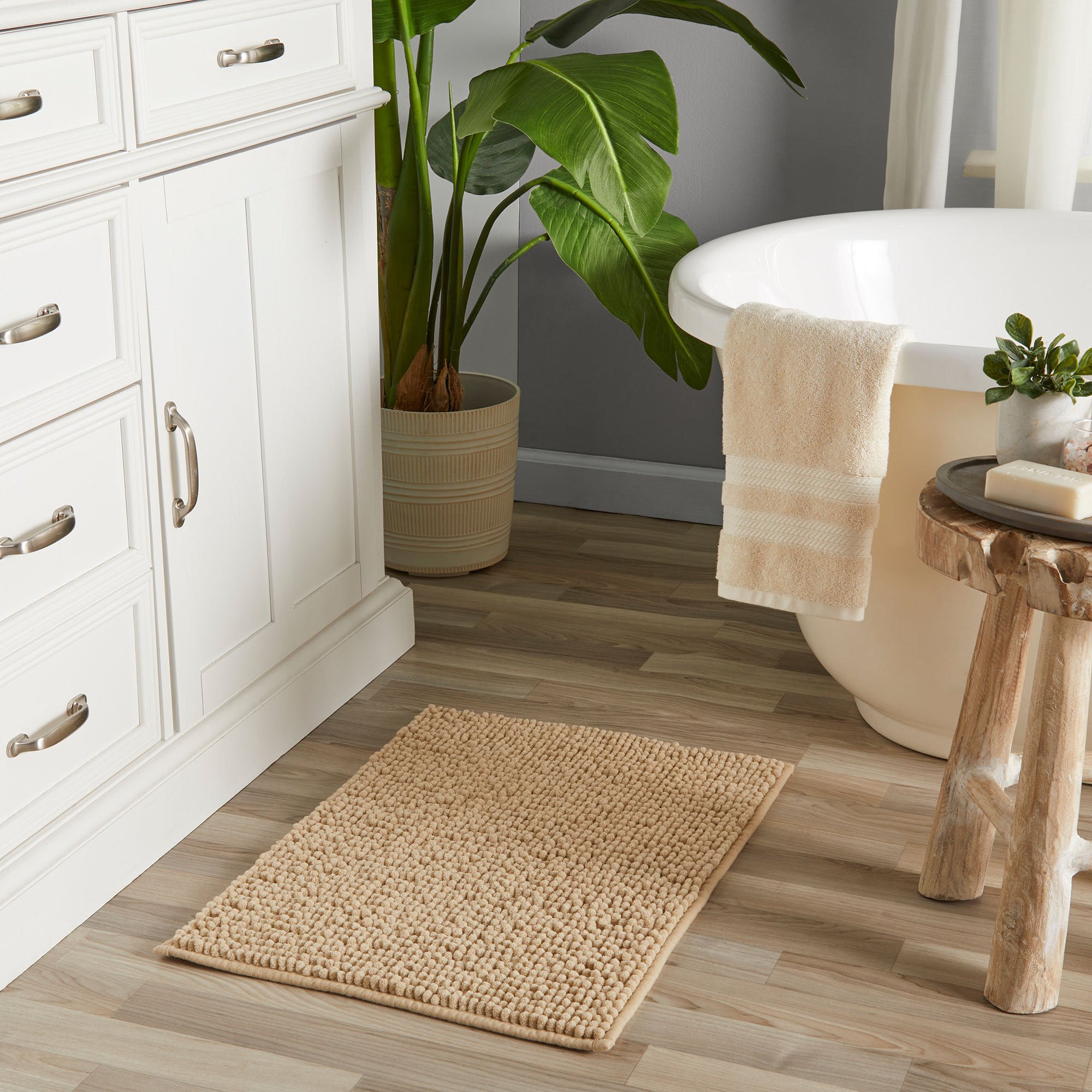 Bathroom2.JPG