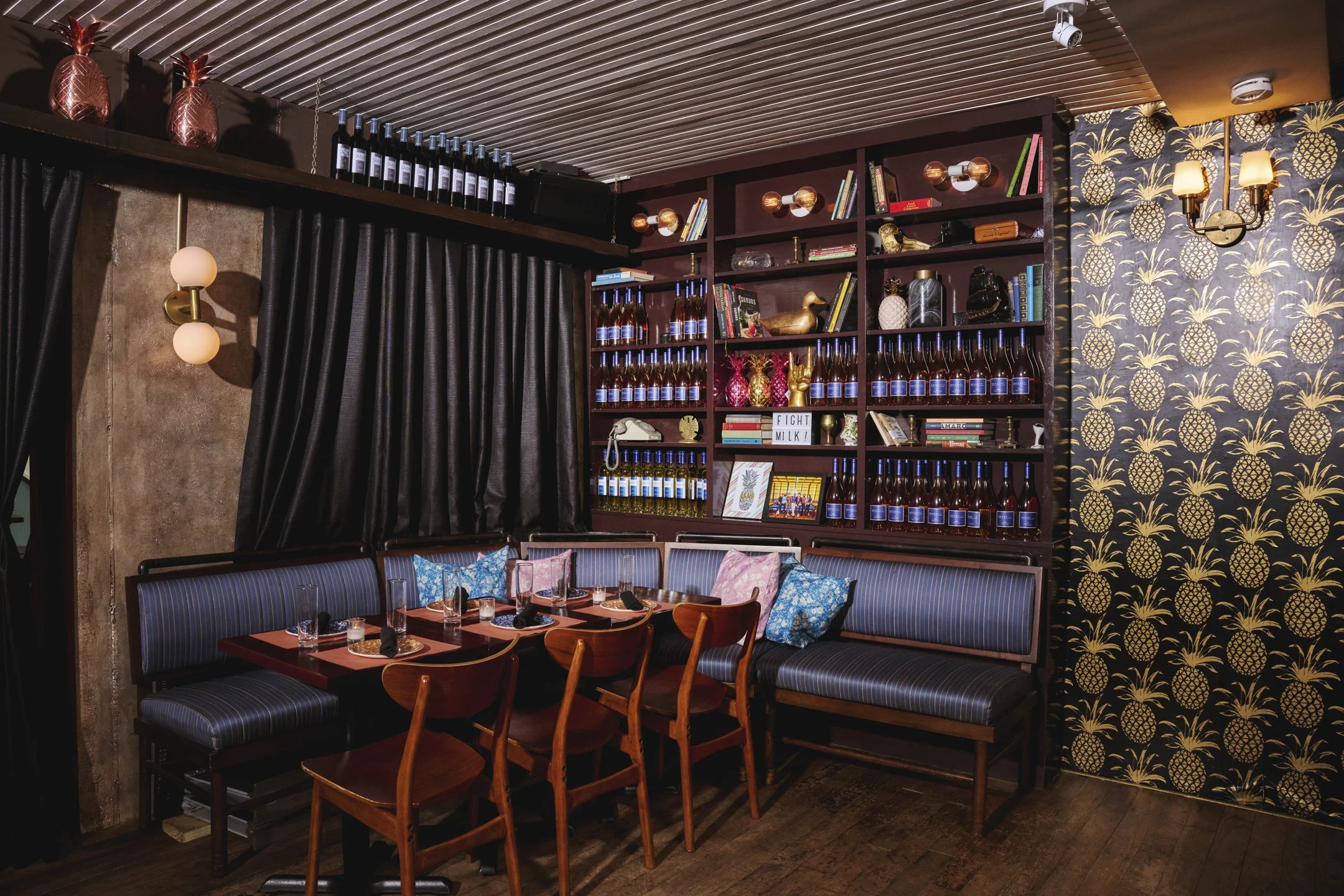 OT_PineappleClub_JonahRosenberg_Interior_002.jpg