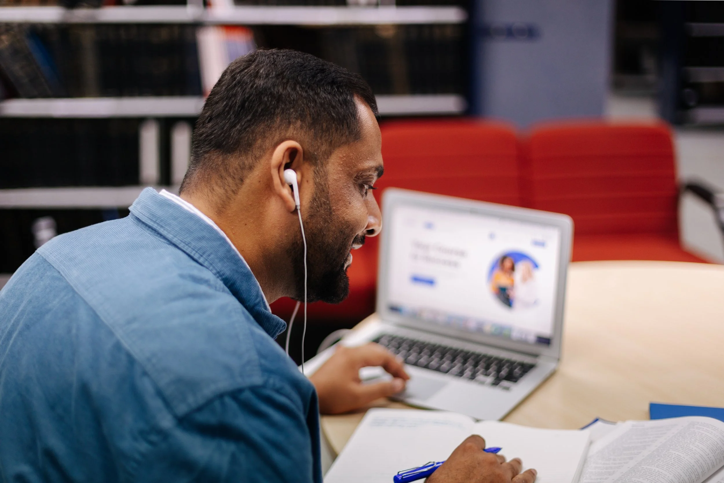 Rohit Ravi_India_201129_0709.jpg