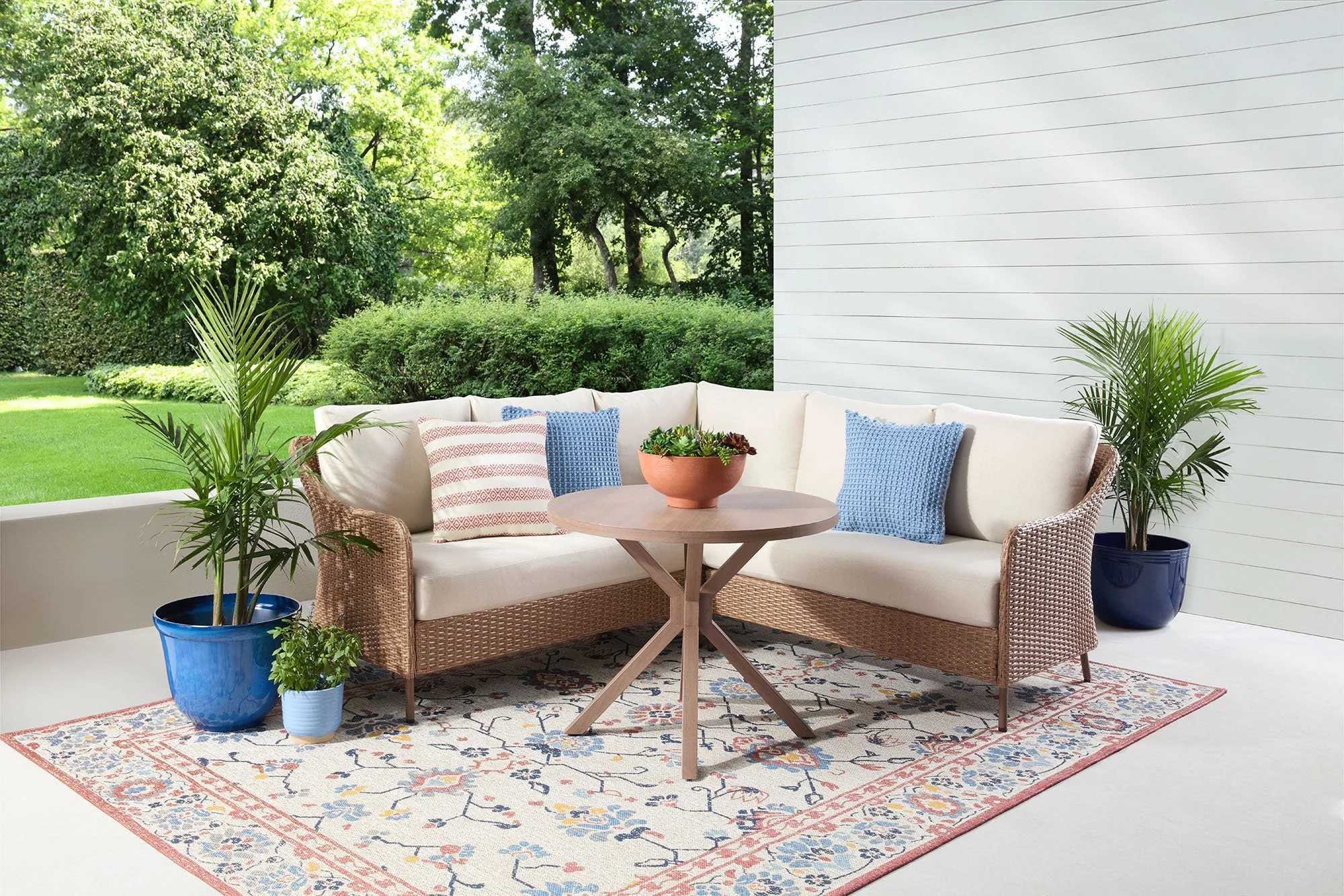 OutdoorSofa.JPG